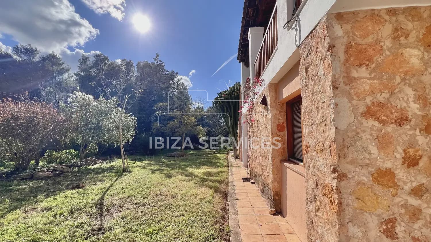 4 sypialnia Finka/Dom wiejski na sprzedaż w Sant Rafael de Sa Creu z basenem garażem - 4 465 000 € (Ref: 8895801)