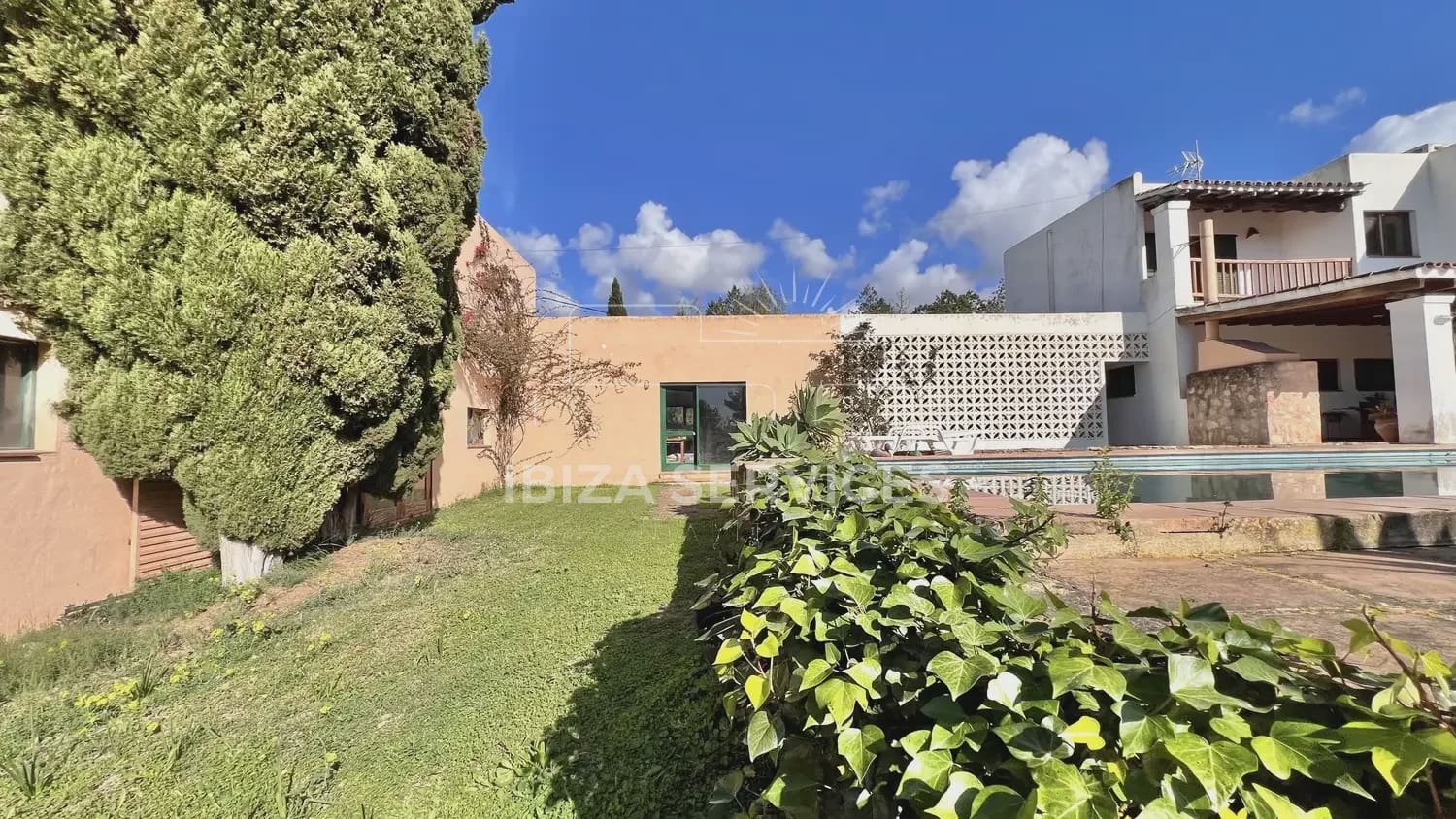 4 sypialnia Finka/Dom wiejski na sprzedaż w Sant Rafael de Sa Creu z basenem garażem - 4 465 000 € (Ref: 8895801)