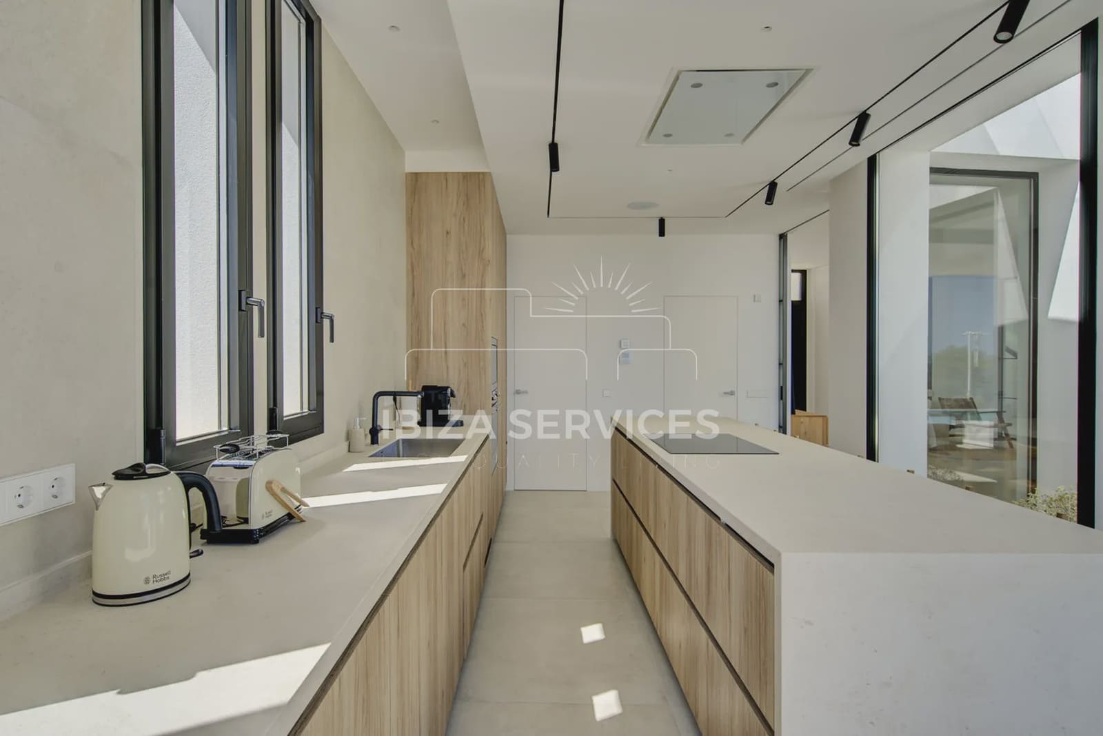 5 soveværelse Villa til leje i Talamanca med swimmingpool garage - € 17.500 (Ref: 8904757)