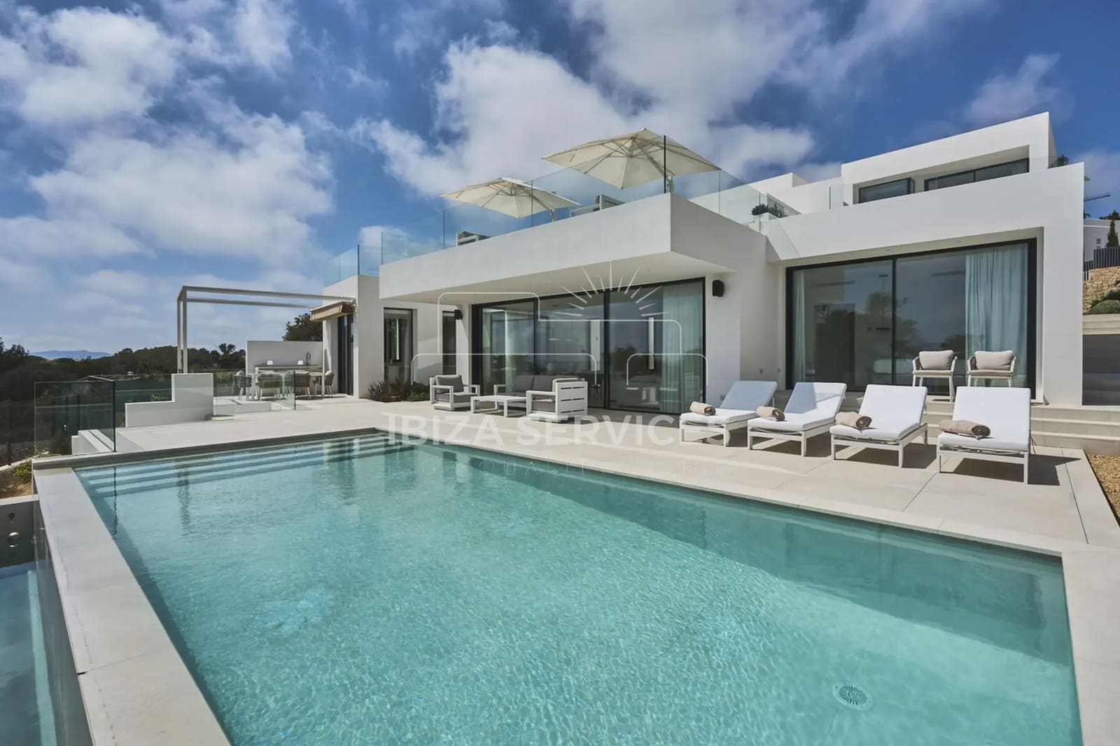 5 soveværelse Villa til leje i Talamanca med swimmingpool garage - € 17.500 (Ref: 8904757)