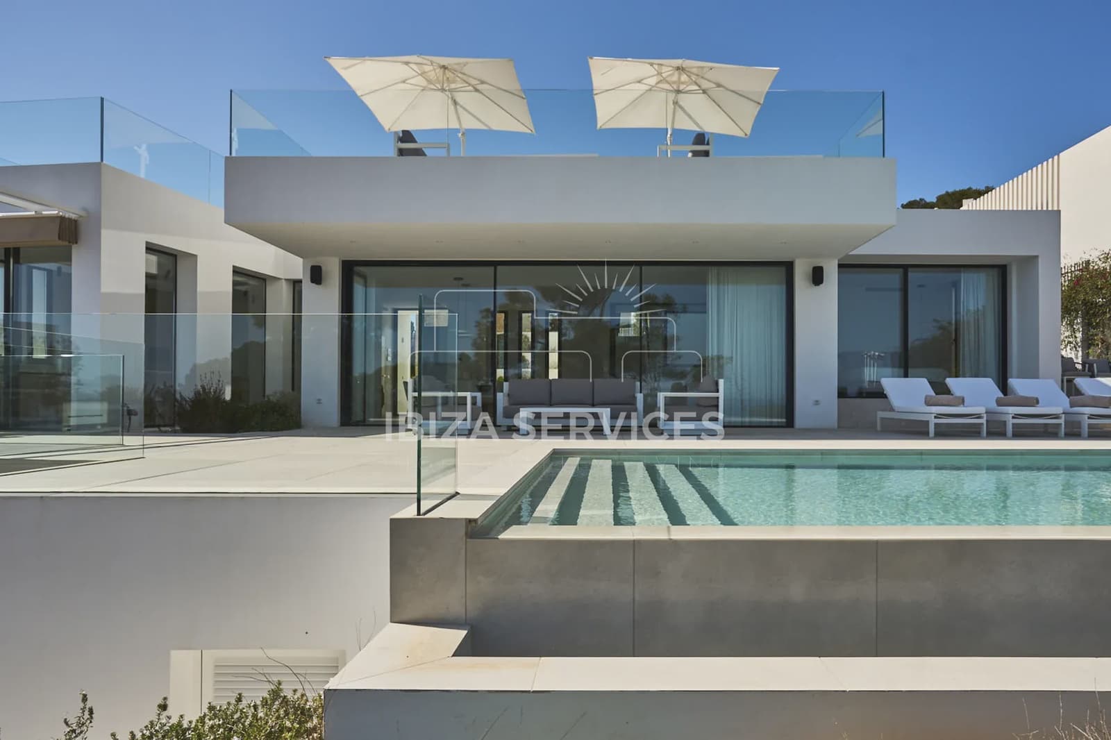 5 soveværelse Villa til leje i Talamanca med swimmingpool garage - € 17.500 (Ref: 8904757)