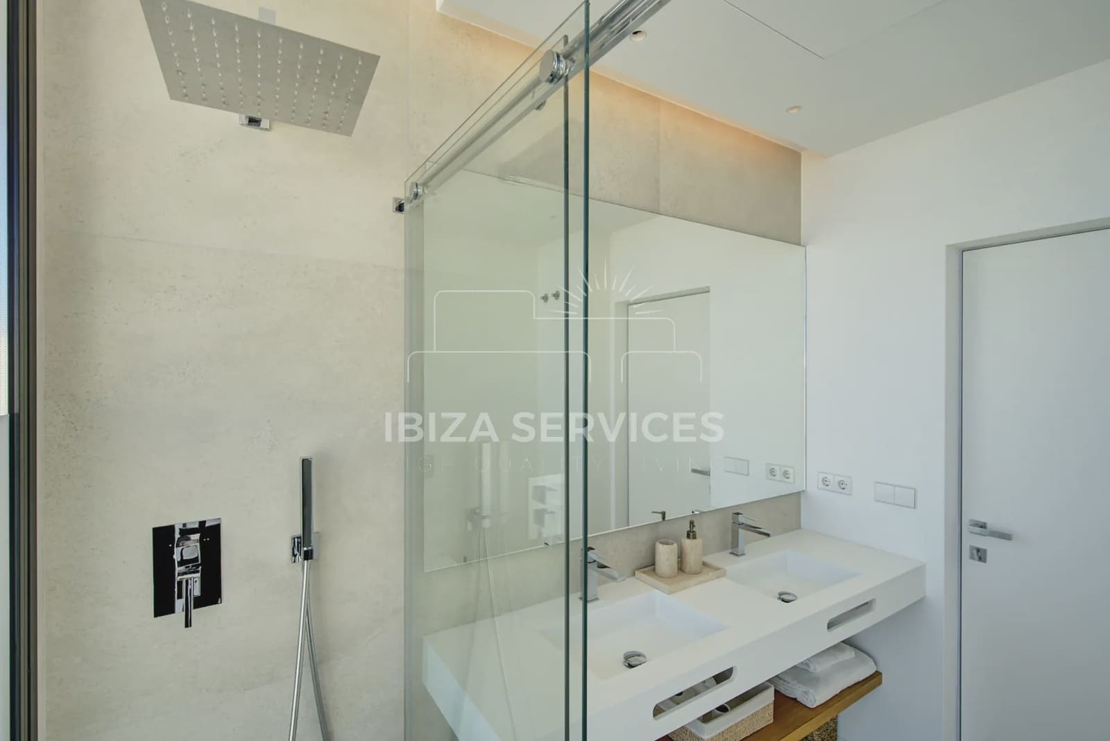 5 soveværelse Villa til leje i Talamanca med swimmingpool garage - € 17.500 (Ref: 8904757)