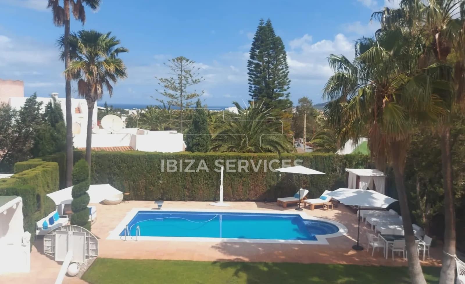 4 soveværelse Villa til leje i Sant Agusti des Vedra med swimmingpool garage - € 10.000 (Ref: 8987256)