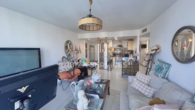 2 soveværelse Lejlighed til salg i Playa d'en Bossa, San Jose / Sant Josep de Sa Talaia med swimmingpool garage - € 700.000 (Ref: 9057169)