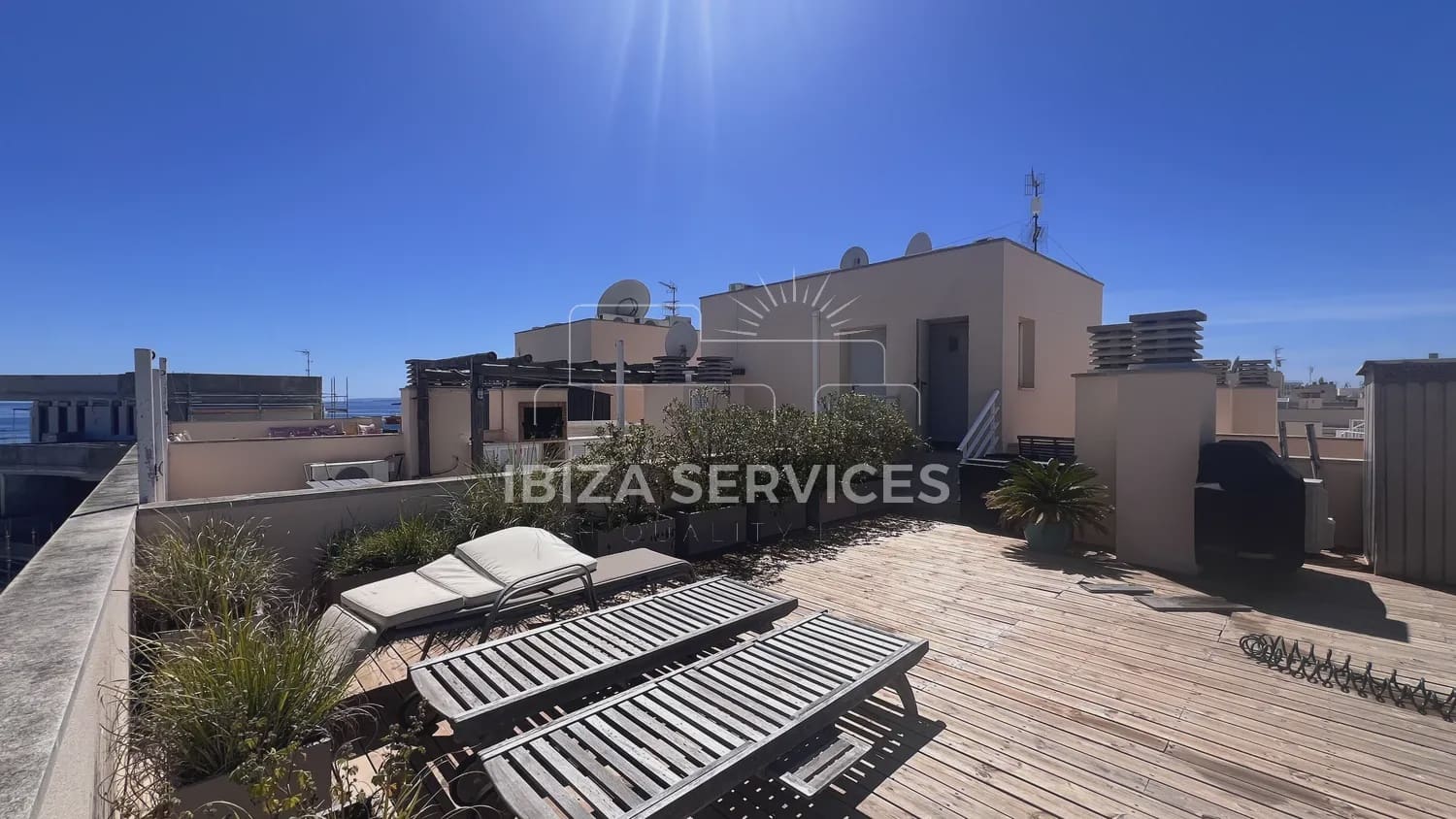 2 soveværelse Lejlighed til salg i Playa d'en Bossa med swimmingpool garage - € 700.000 (Ref: 9057169)