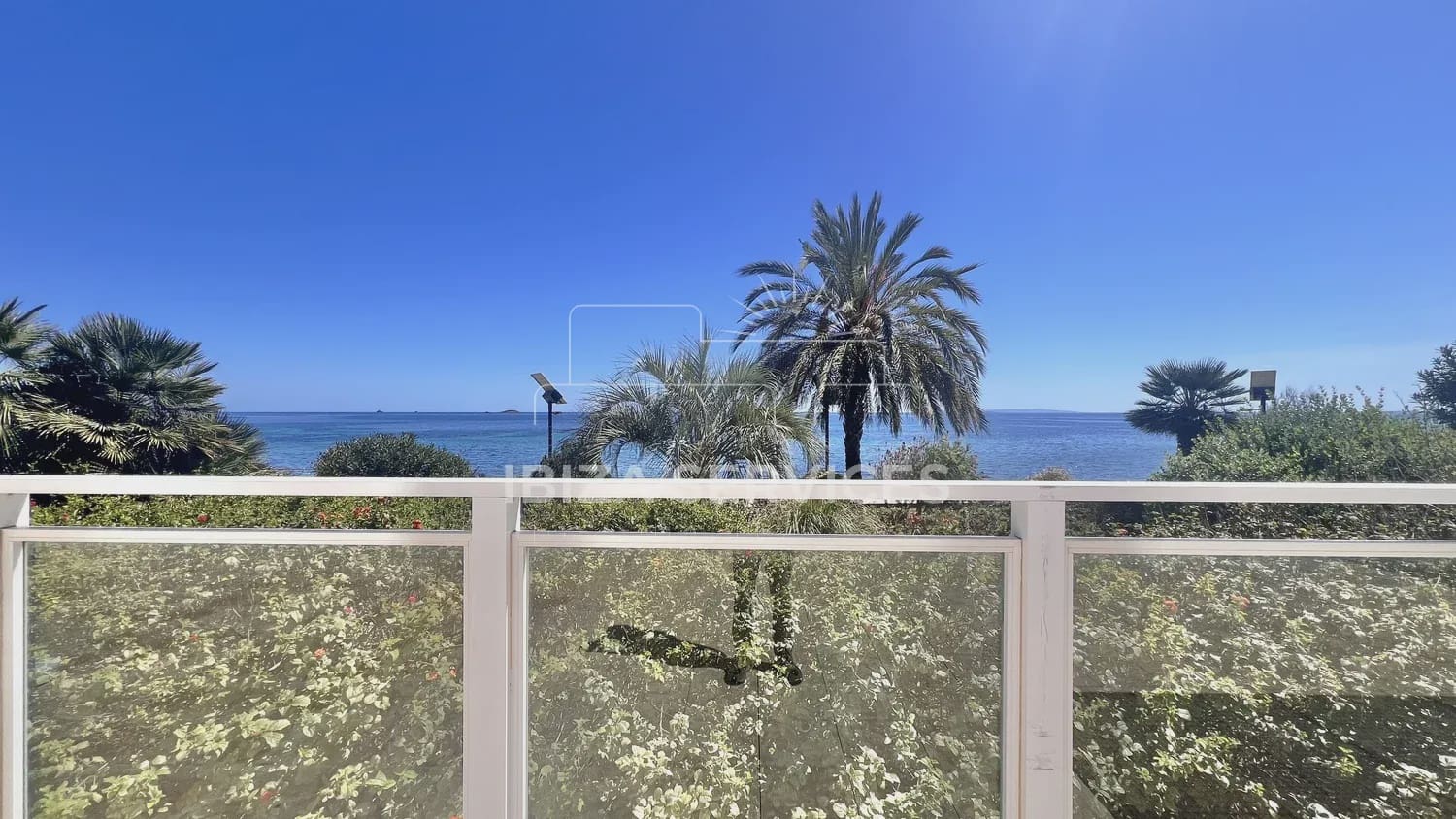 2 soveværelse Lejlighed til salg i Playa d'en Bossa med swimmingpool garage - € 700.000 (Ref: 9057169)