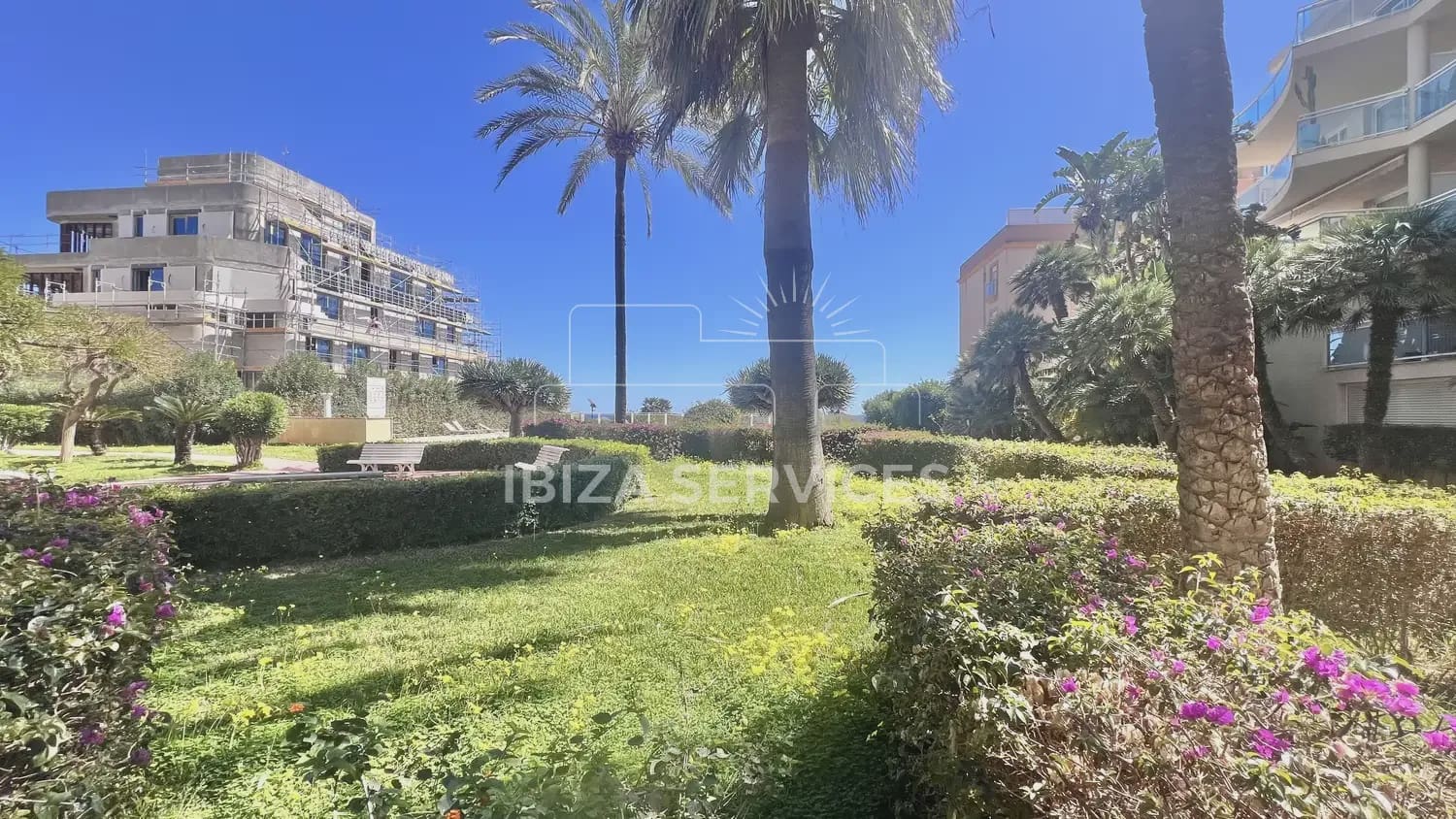 2 soveværelse Lejlighed til salg i Playa d'en Bossa med swimmingpool garage - € 700.000 (Ref: 9057169)