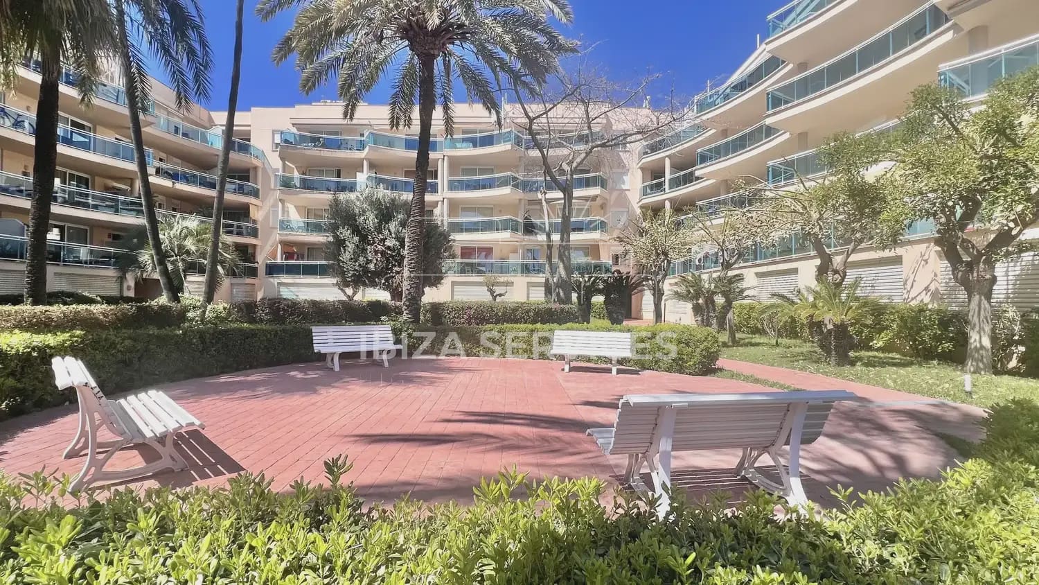 2 soveværelse Lejlighed til salg i Playa d'en Bossa med swimmingpool garage - € 700.000 (Ref: 9057169)