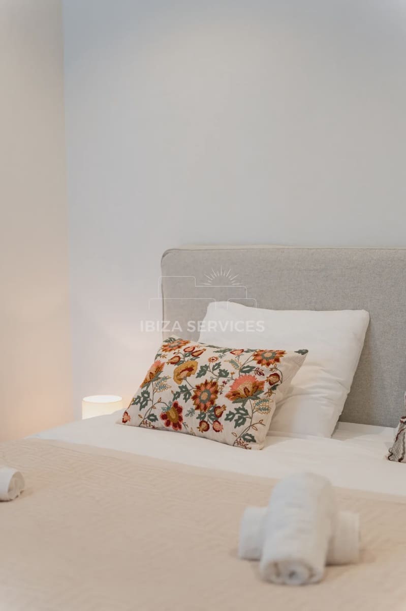 2 soveværelse Lejlighed til leje i Santa Eulalia / Santa Eularia med swimmingpool garage - € 6.000 (Ref: 9109860)