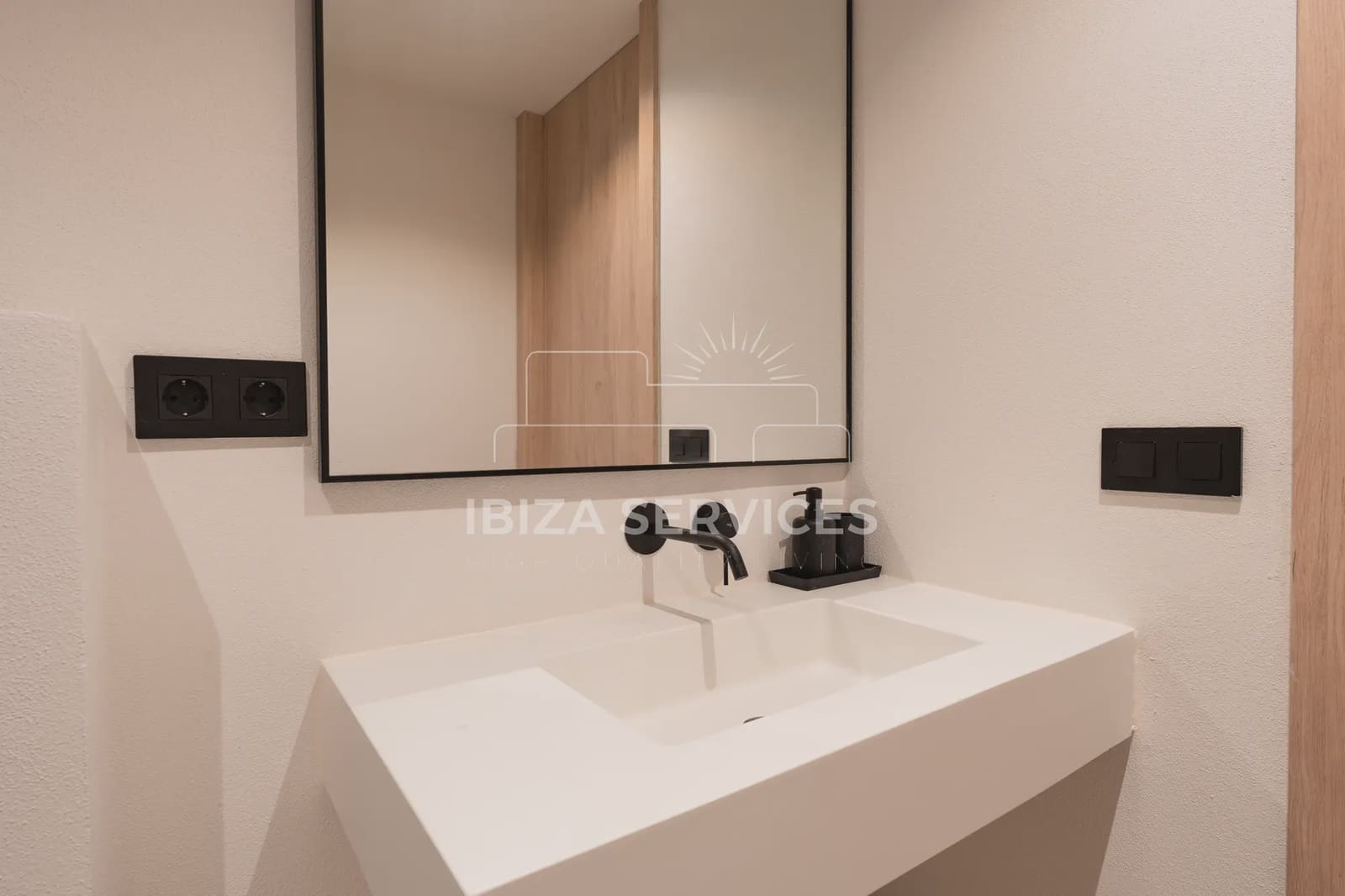 2 soveværelse Lejlighed til leje i Santa Eulalia / Santa Eularia med swimmingpool garage - € 6.000 (Ref: 9109860)