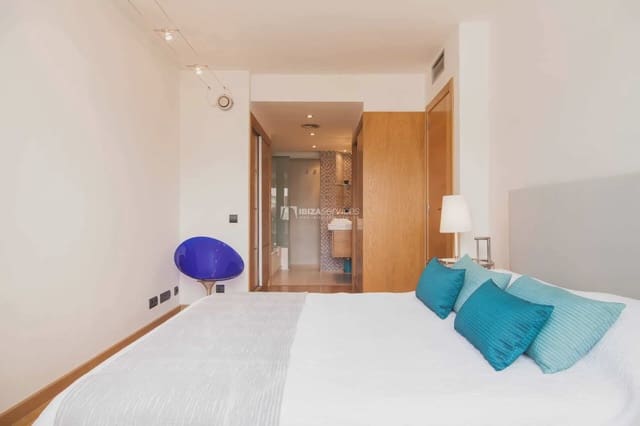 2 soveværelse Lejlighed til leje i Ibiza by med swimmingpool garage - € 1.050 (Ref: 9169007)