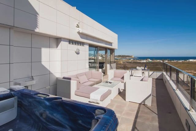 2 soveværelse Lejlighed til leje i Talamanca, Ibiza by med swimmingpool garage - € 1.300 (Ref: 9172589)