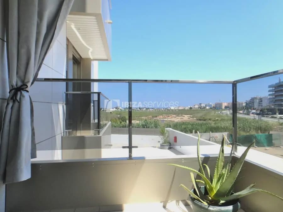 3 slaapkamer Appartement te huur in Ibiza dorp met zwembad garage - € 1.370 (Ref: 9175996)