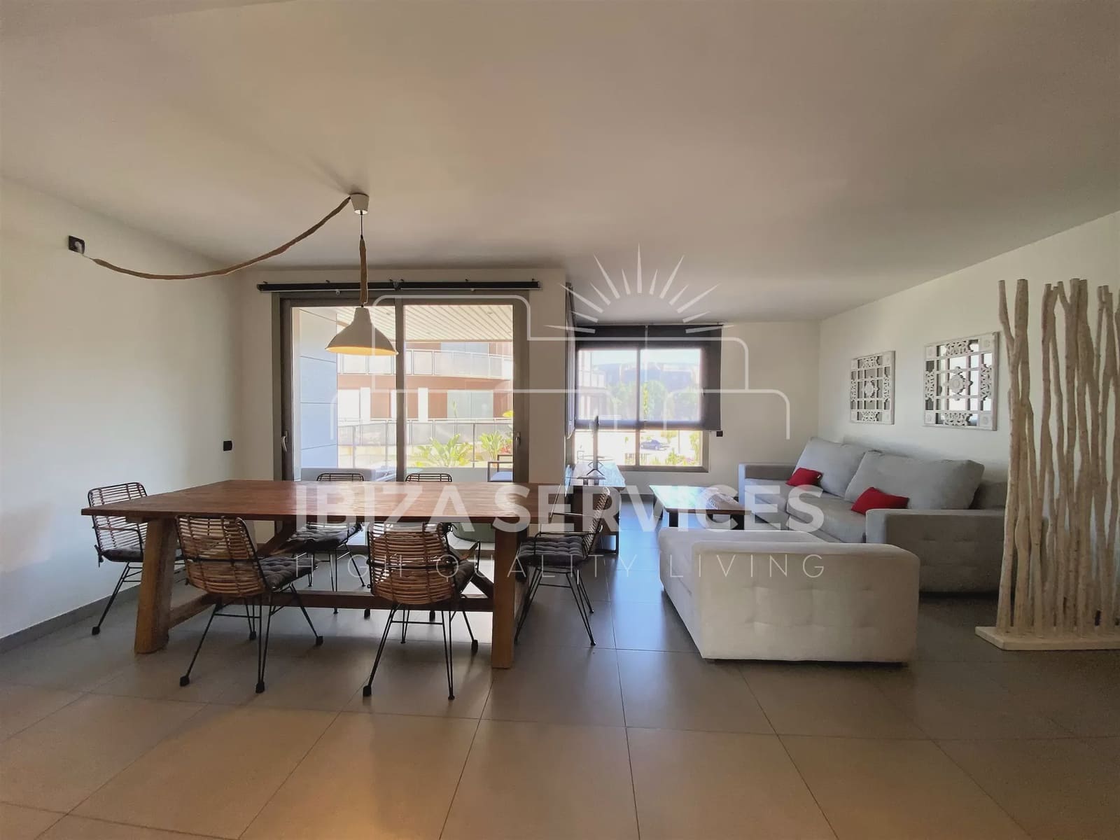 3 slaapkamer Appartement te huur in Ibiza dorp met zwembad garage - € 1.370 (Ref: 9175996)