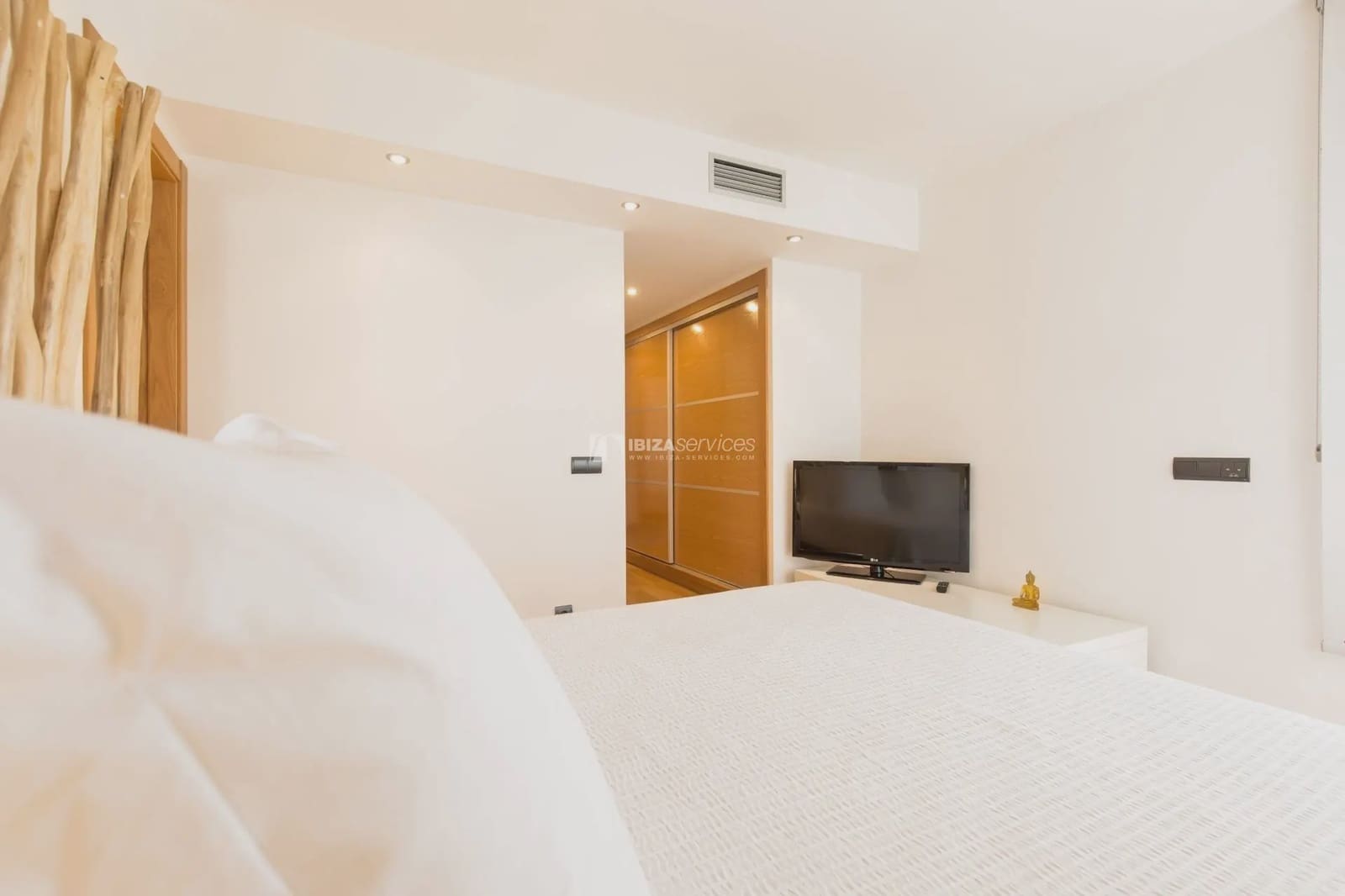 Apartamento de 3 habitaciones en Ibiza / Eivissa ciudad en alquiler con piscina garaje - 1.500 € (Ref: 9177614)