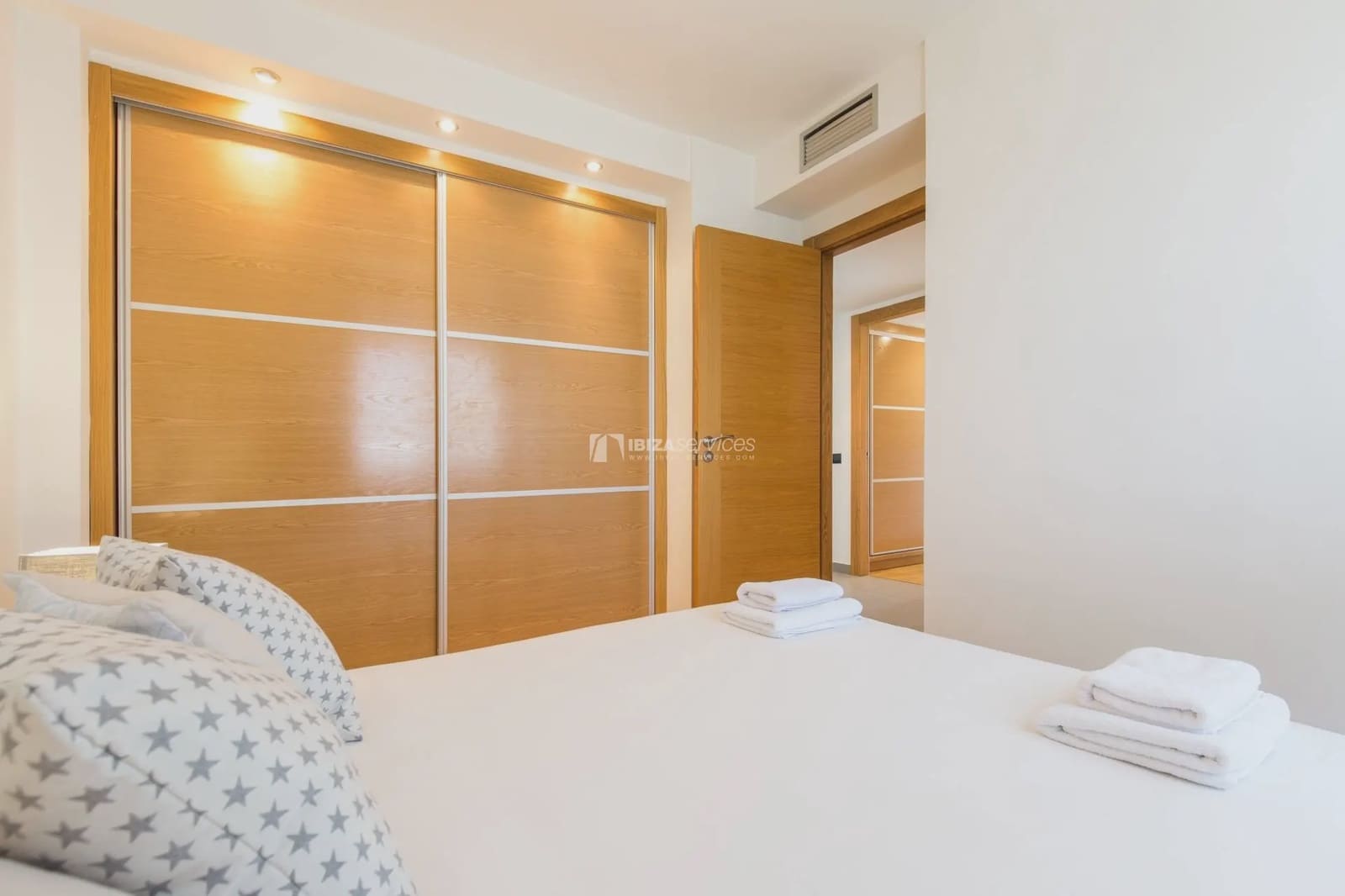 Apartamento de 3 habitaciones en Ibiza / Eivissa ciudad en alquiler con piscina garaje - 1.500 € (Ref: 9177614)
