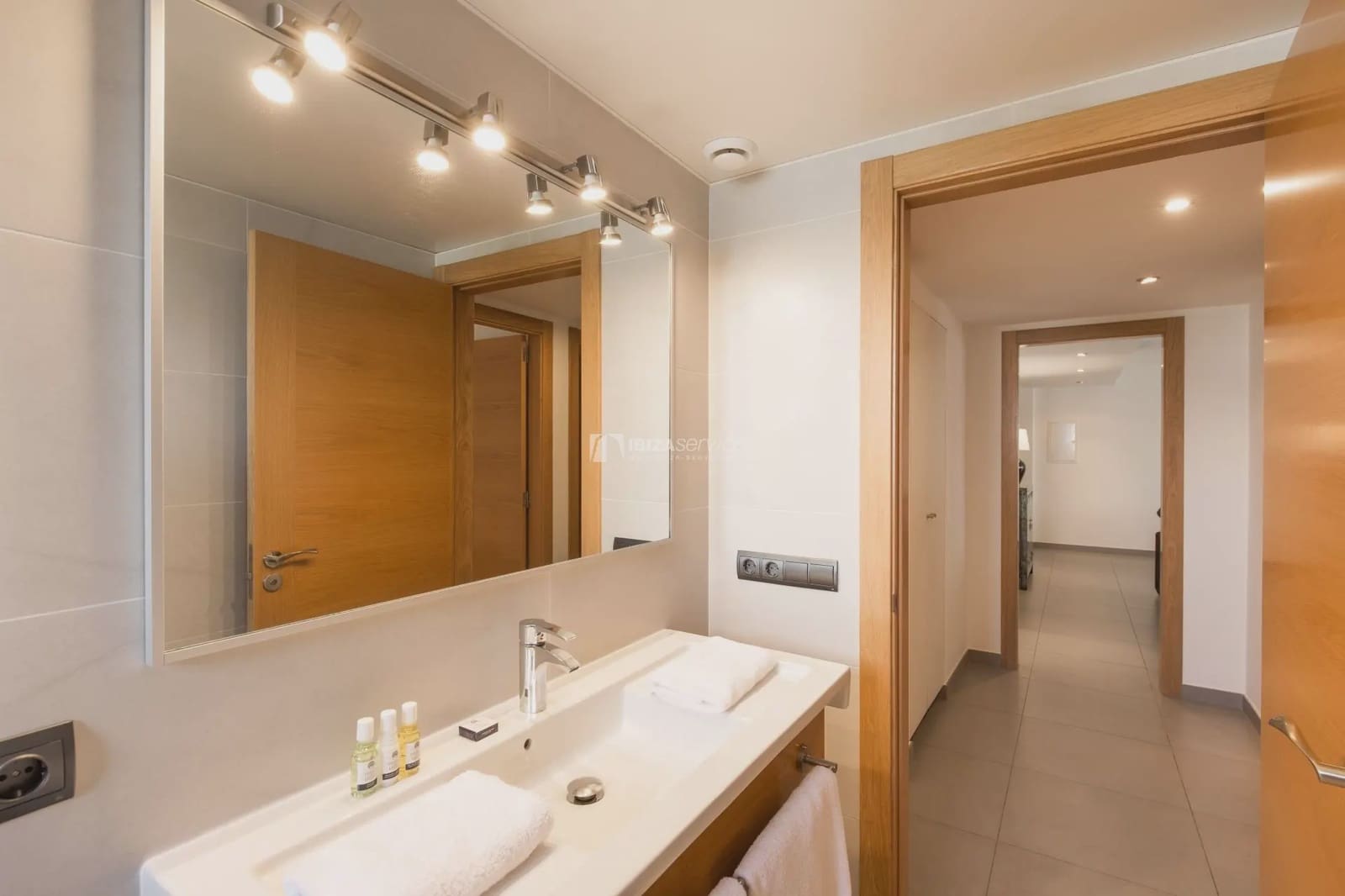 Apartamento de 3 habitaciones en Ibiza / Eivissa ciudad en alquiler con piscina garaje - 1.500 € (Ref: 9177614)