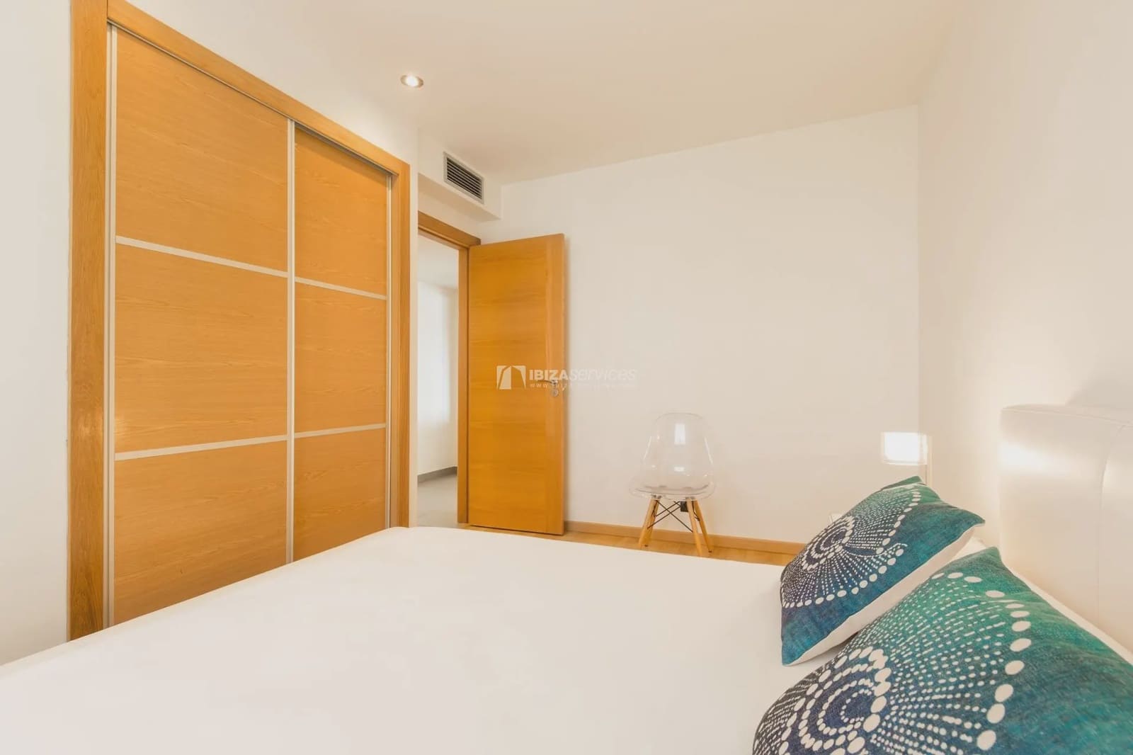 Apartamento de 3 habitaciones en Ibiza / Eivissa ciudad en alquiler con piscina garaje - 1.500 € (Ref: 9177614)