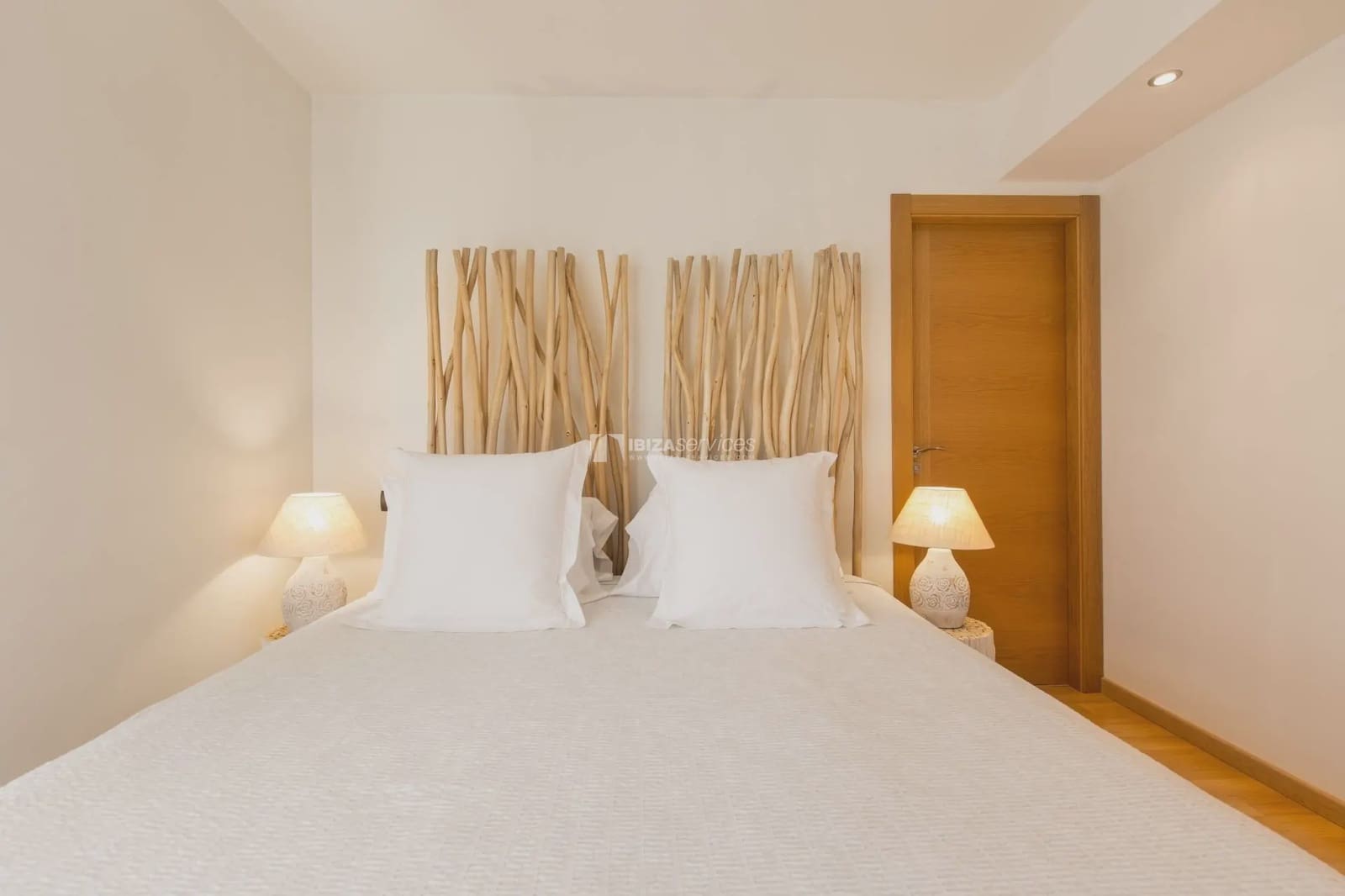Apartamento de 3 habitaciones en Ibiza / Eivissa ciudad en alquiler con piscina garaje - 1.500 € (Ref: 9177614)