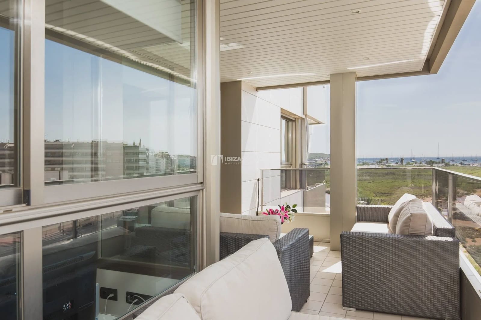 Apartamento de 3 habitaciones en Ibiza / Eivissa ciudad en alquiler con piscina garaje - 1.500 € (Ref: 9177614)