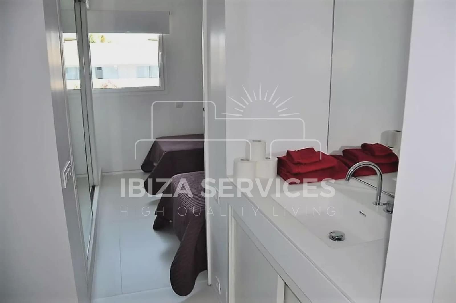 2 makuuhuone Huoneisto vuokrattavana paikassa Talamanca mukana uima-altaan 
autotalli - 1 150 € (Ref: 9180674)