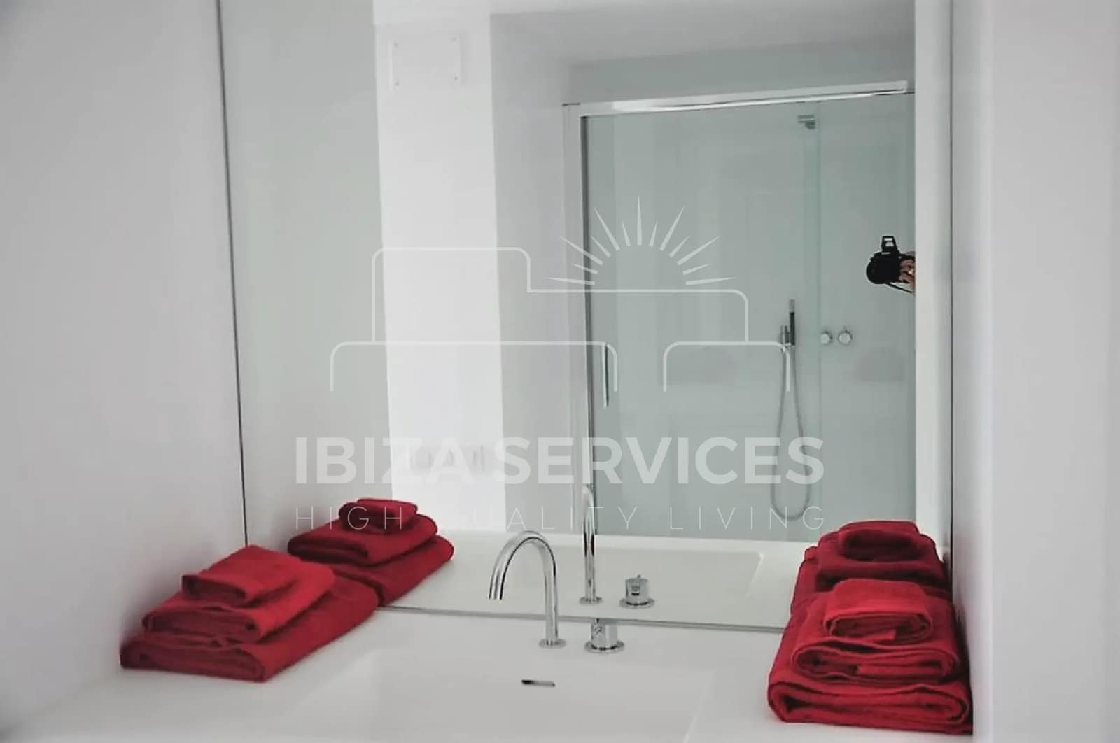 2 makuuhuone Huoneisto vuokrattavana paikassa Talamanca mukana uima-altaan 
autotalli - 1 150 € (Ref: 9180674)