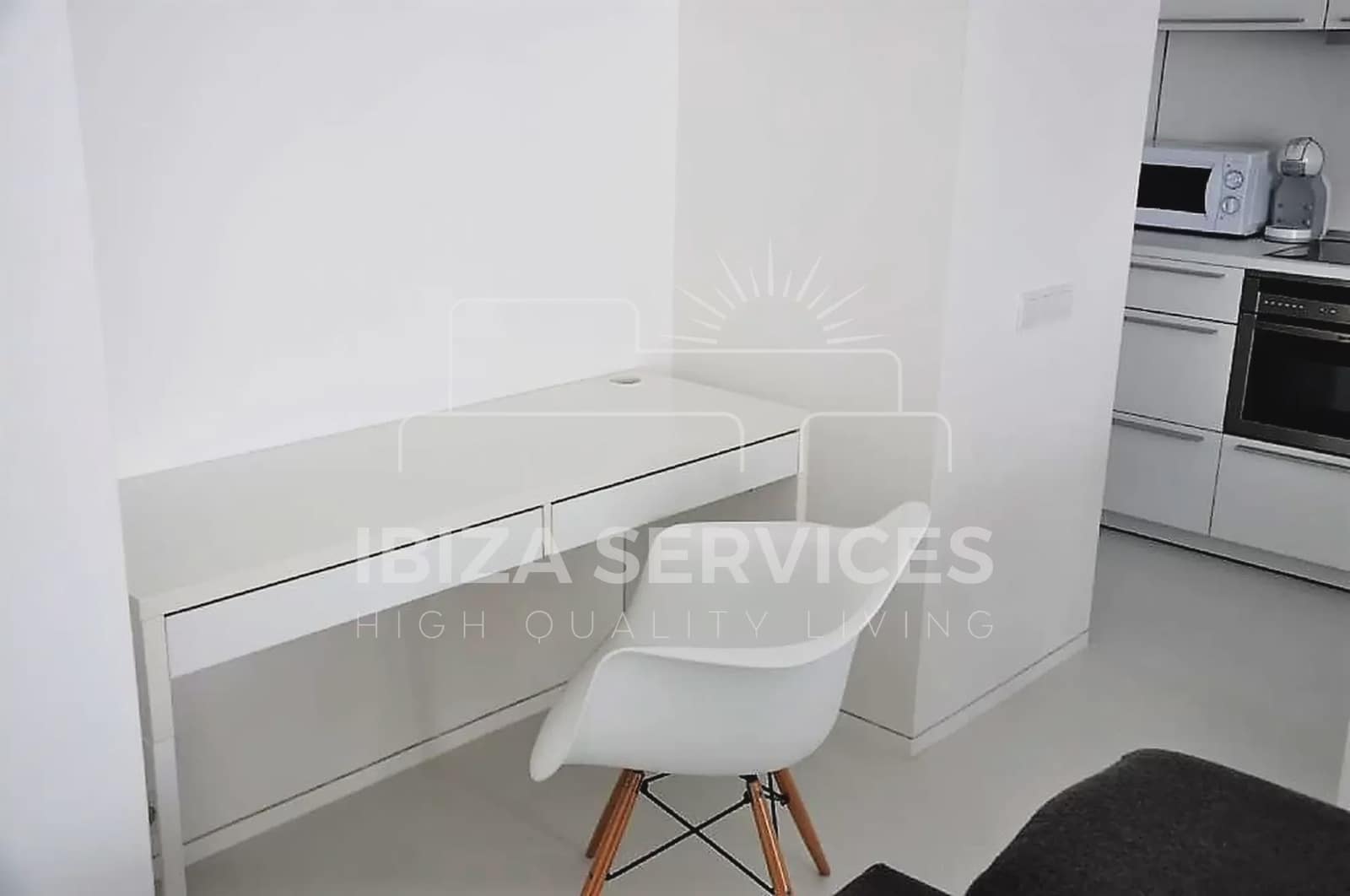 2 makuuhuone Huoneisto vuokrattavana paikassa Talamanca mukana uima-altaan 
autotalli - 1 150 € (Ref: 9180674)