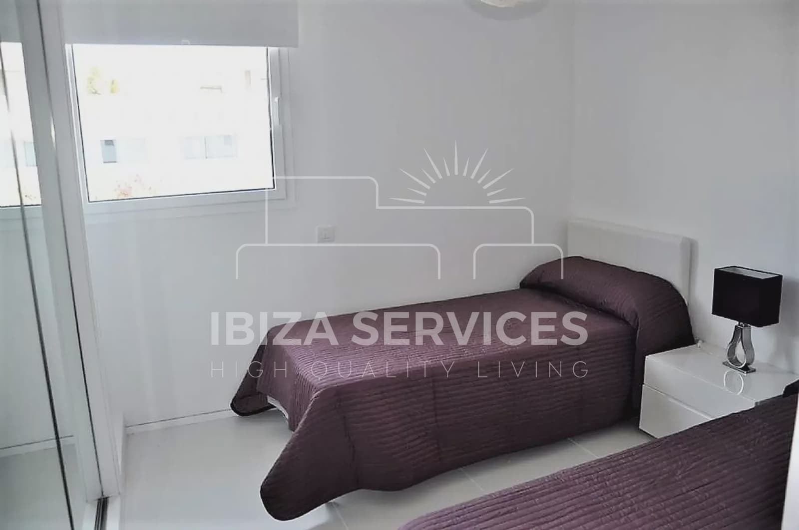 2 makuuhuone Huoneisto vuokrattavana paikassa Talamanca mukana uima-altaan 
autotalli - 1 150 € (Ref: 9180674)