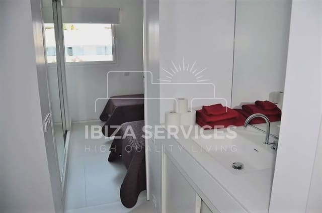 2 makuuhuone Huoneisto vuokrattavana paikassa Talamanca, Ibiza kaupunki mukana uima-altaan 
autotalli - 1 150 € (Ref: 9180674)