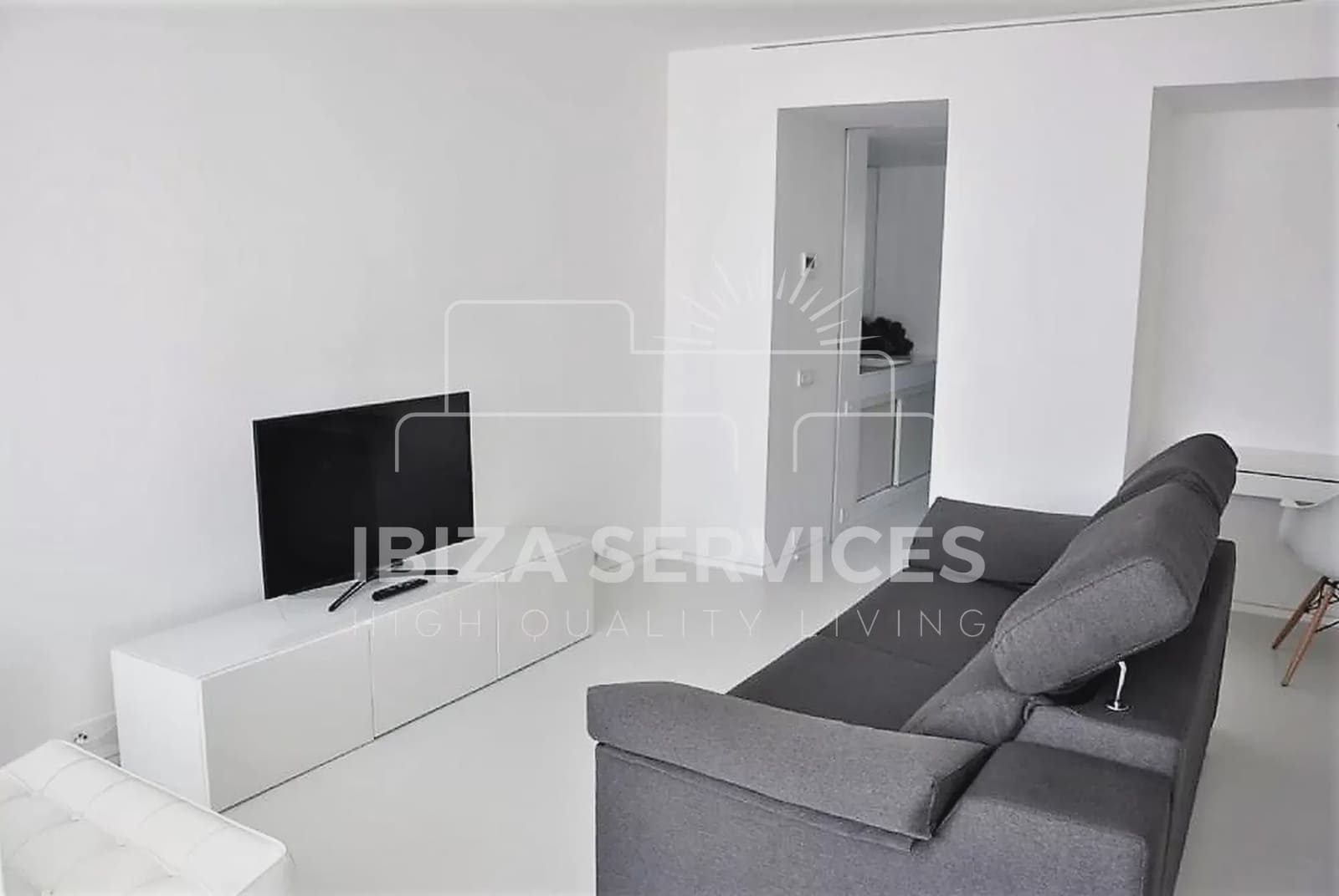 2 makuuhuone Huoneisto vuokrattavana paikassa Talamanca mukana uima-altaan 
autotalli - 1 150 € (Ref: 9180674)