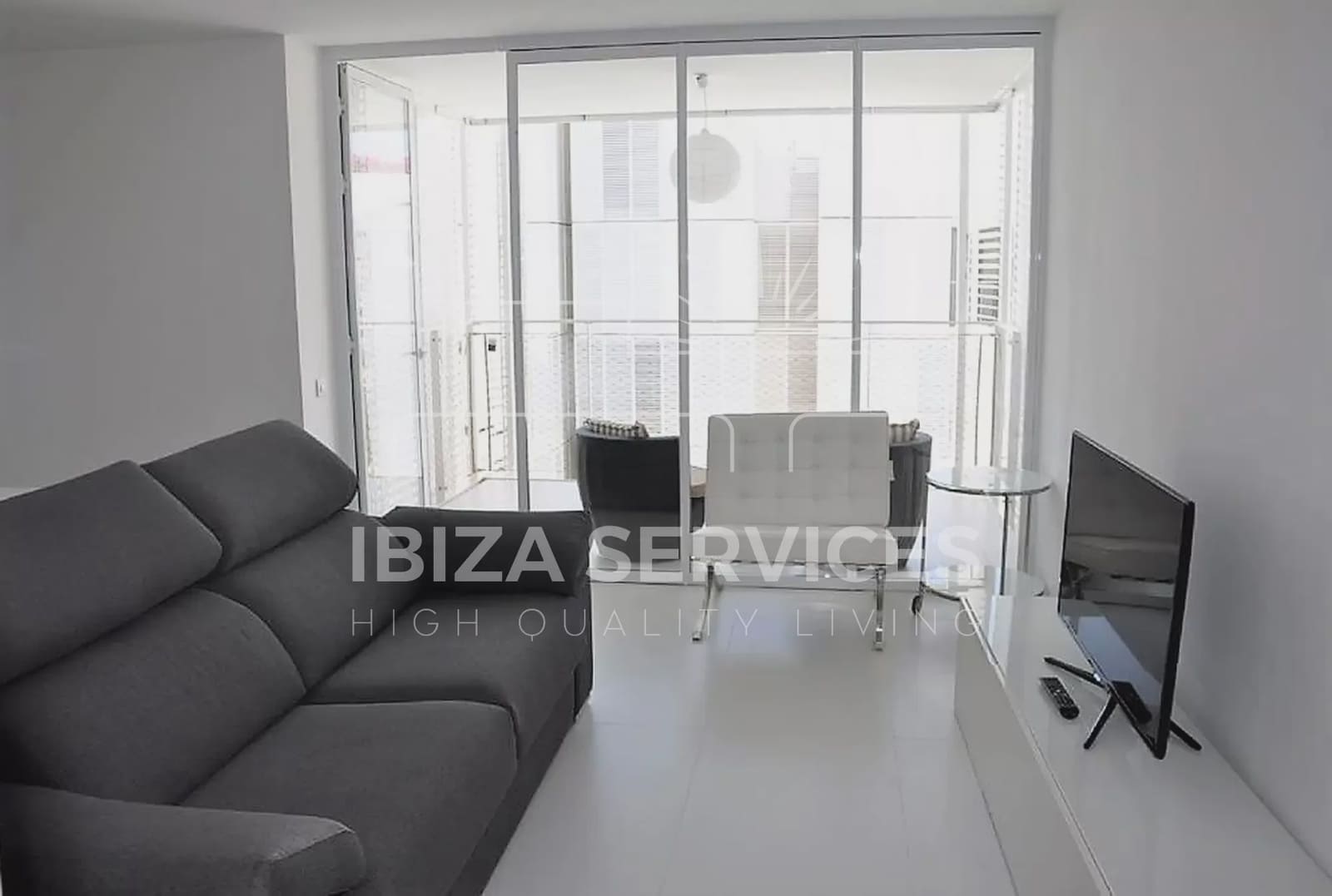 2 makuuhuone Huoneisto vuokrattavana paikassa Talamanca mukana uima-altaan 
autotalli - 1 150 € (Ref: 9180674)