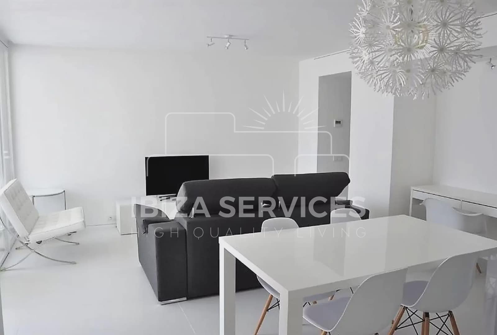 2 makuuhuone Huoneisto vuokrattavana paikassa Talamanca mukana uima-altaan 
autotalli - 1 150 € (Ref: 9180674)
