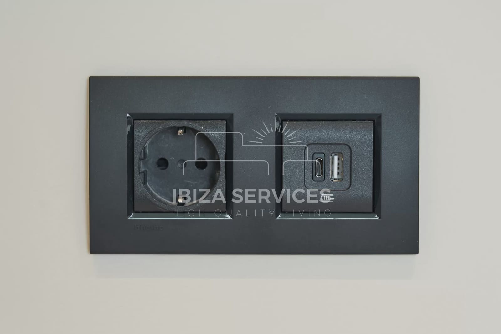 2 Zimmer Apartment zu vermieten in Ibiza / Eivissa Stadt mit Pool Garage - 1.600 € (Ref: 9180675)