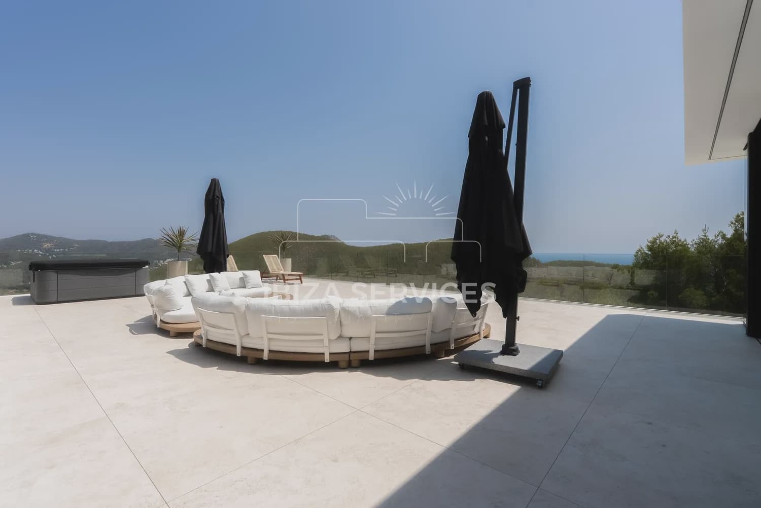 7 sypialnia Willa na sprzedaż w Roca Llisa z basenem garażem - 6 800 000 € (Ref: 9195107)