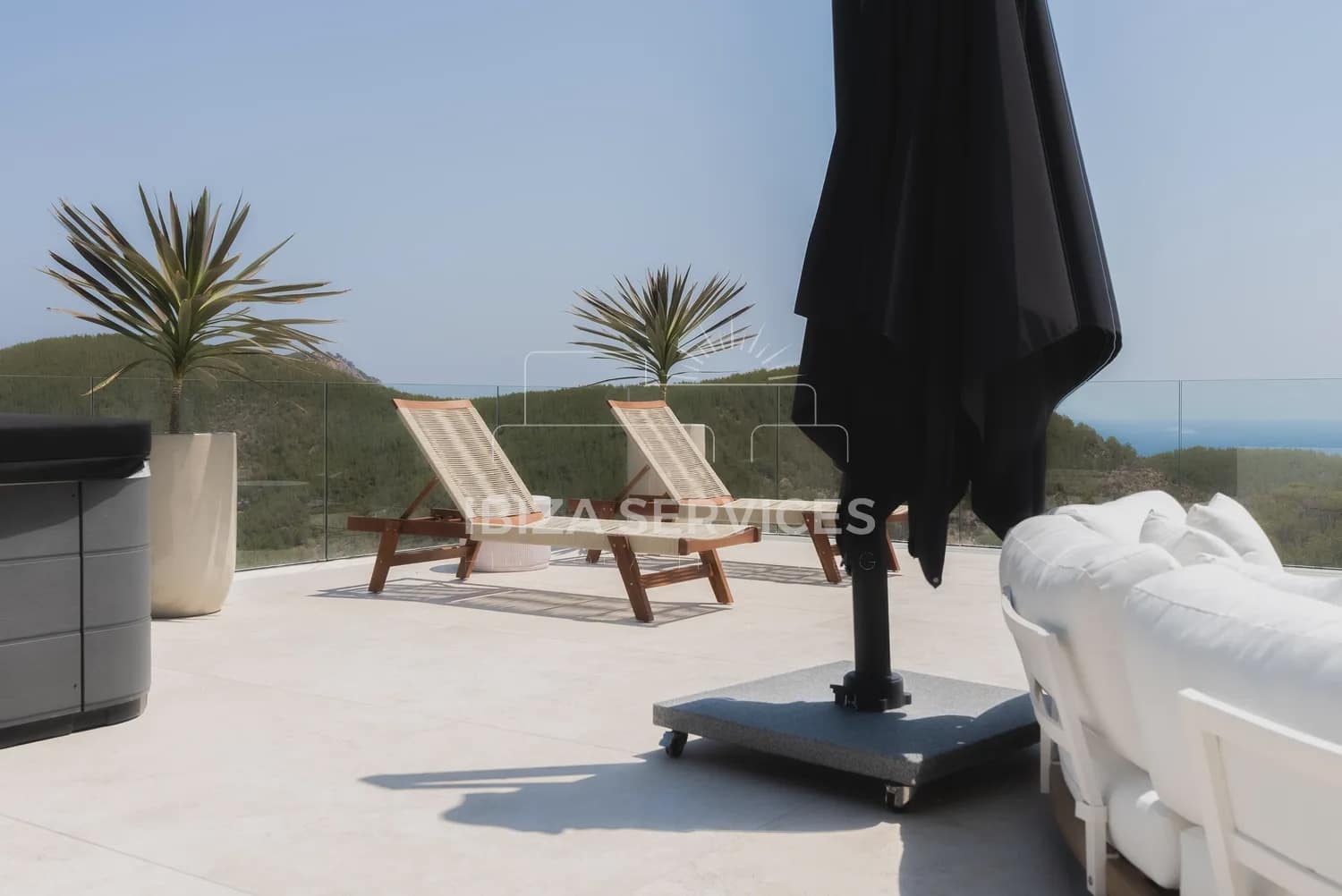 7 sypialnia Willa na sprzedaż w Roca Llisa z basenem garażem - 6 800 000 € (Ref: 9195107)