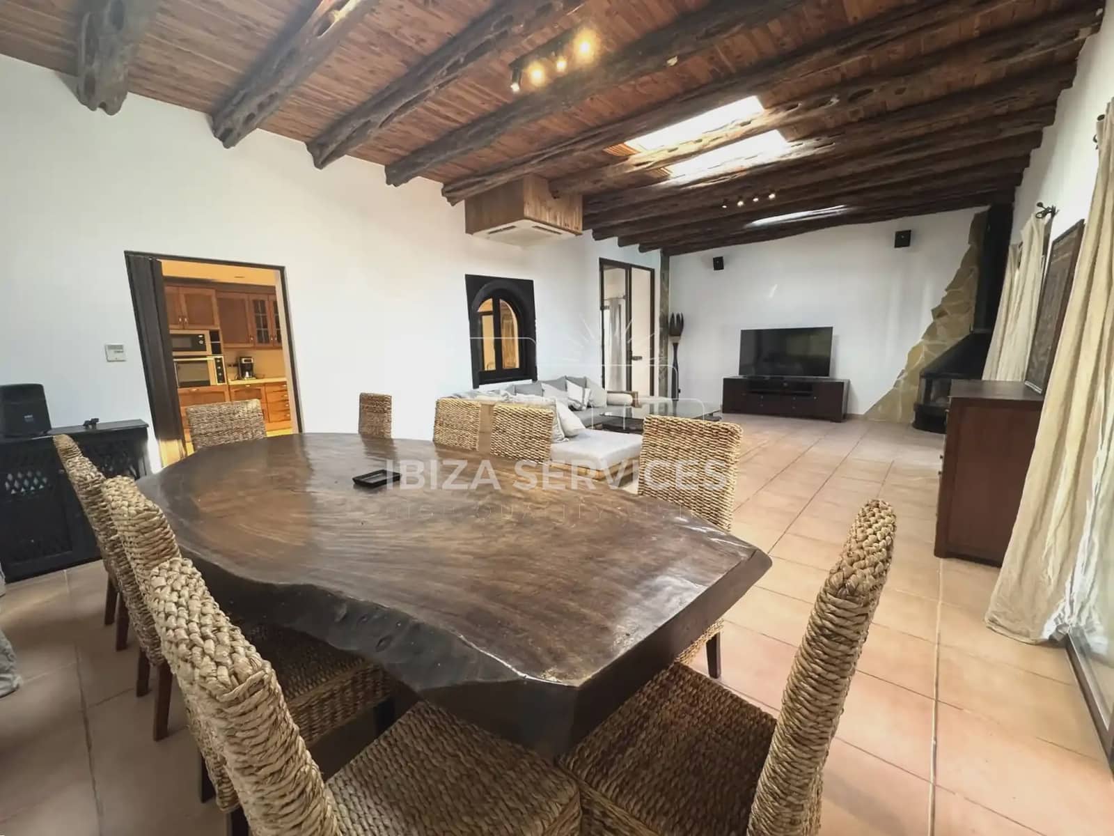 5 bedroom Villa for rent in Sant Jordi de Ses Salines with pool garage - € 7,500 (Ref: 9226034)