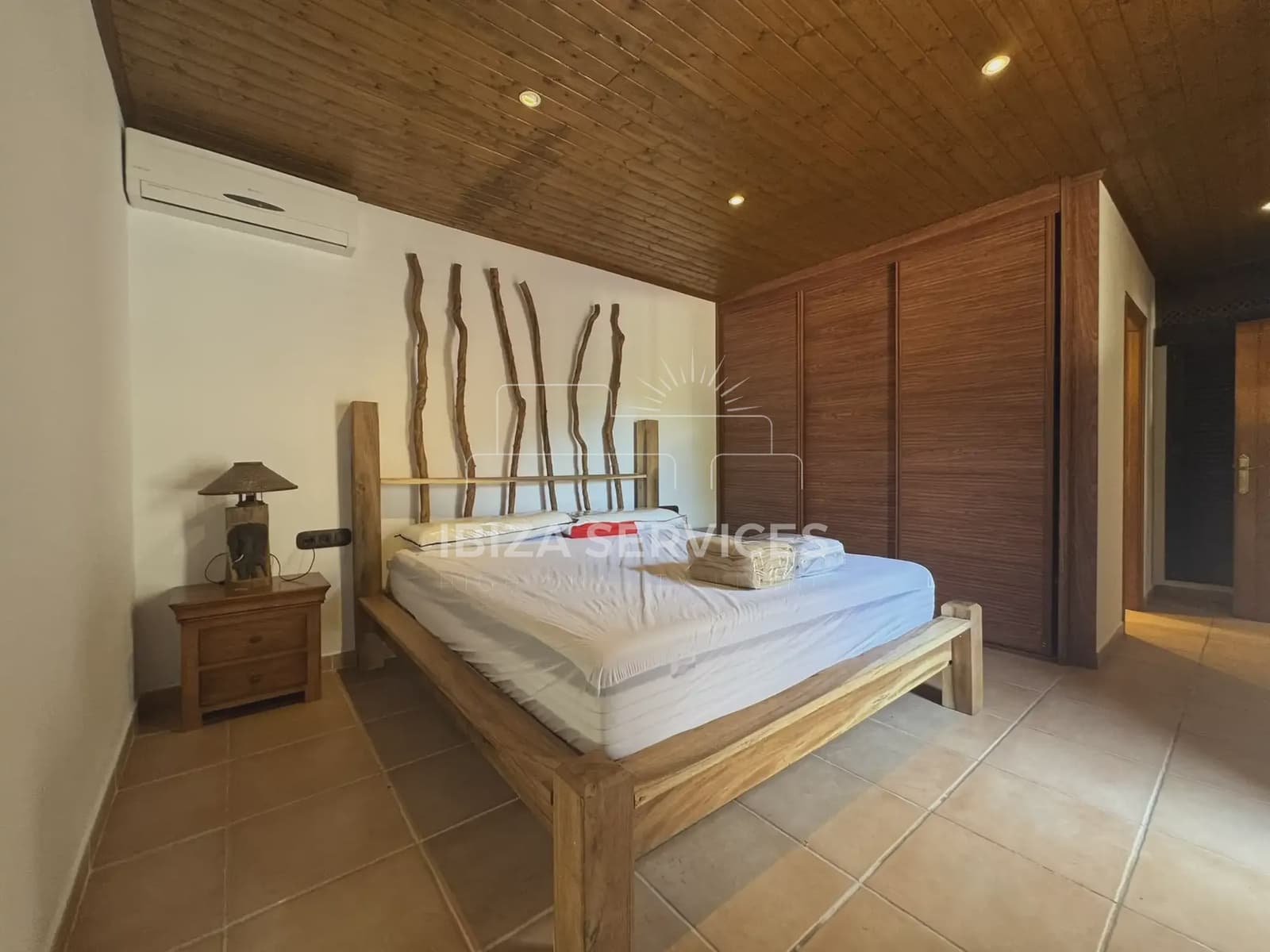 5 bedroom Villa for rent in Sant Jordi de Ses Salines with pool garage - € 7,500 (Ref: 9226034)