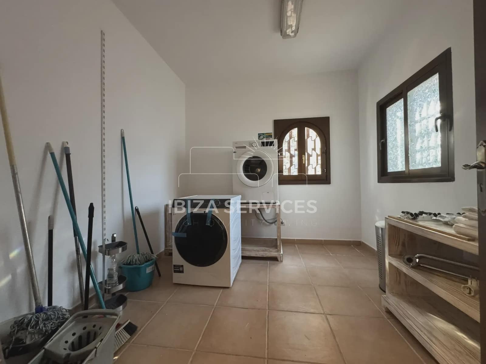 5 bedroom Villa for rent in Sant Jordi de Ses Salines with pool garage - € 7,500 (Ref: 9226034)