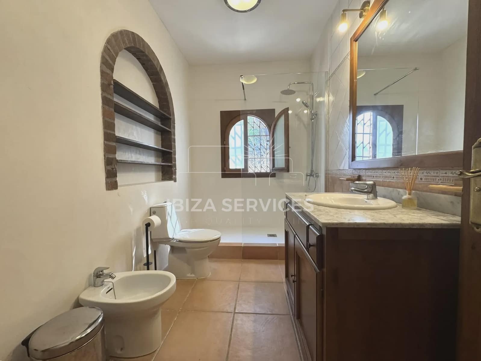 5 bedroom Villa for rent in Sant Jordi de Ses Salines with pool garage - € 7,500 (Ref: 9226034)