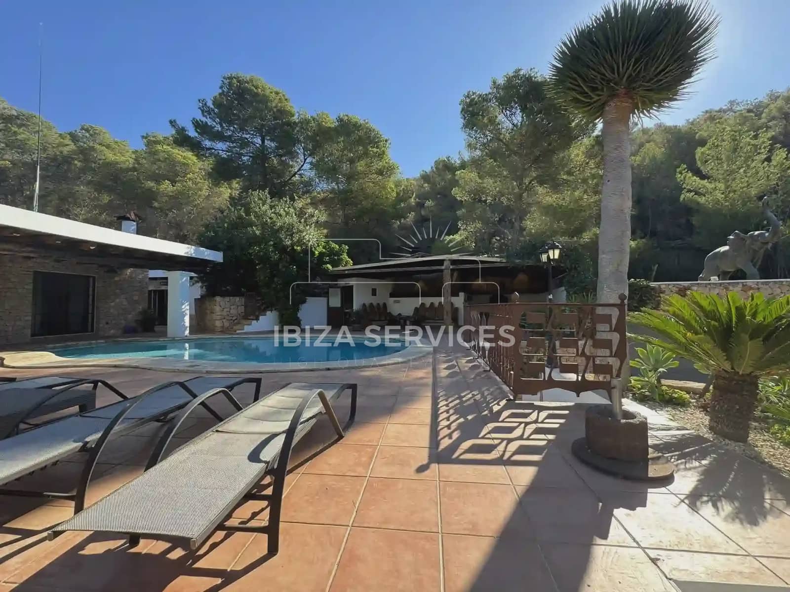 5 bedroom Villa for rent in Sant Jordi de Ses Salines with pool garage - € 7,500 (Ref: 9226034)