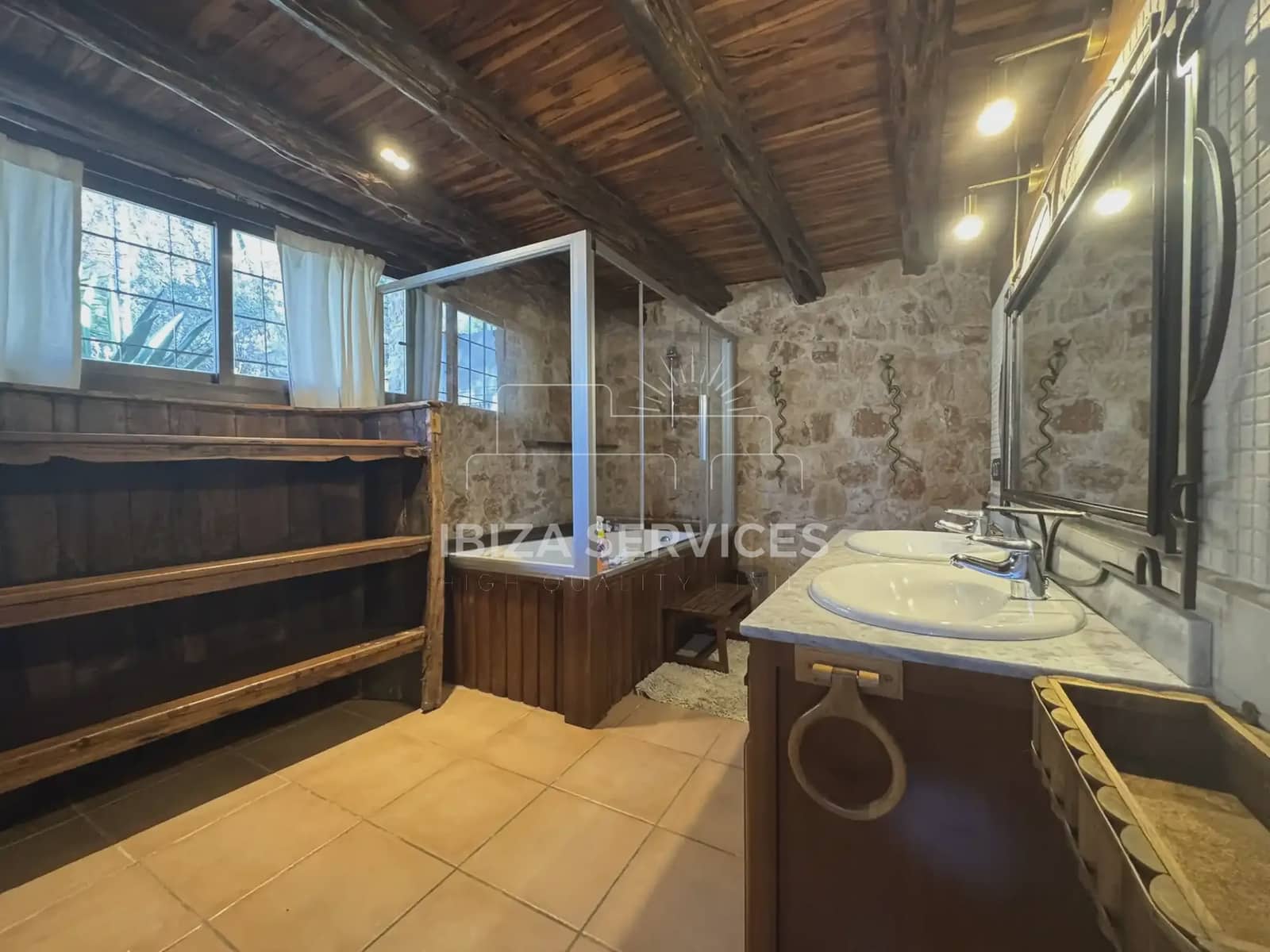 5 bedroom Villa for rent in Sant Jordi de Ses Salines with pool garage - € 7,500 (Ref: 9226034)