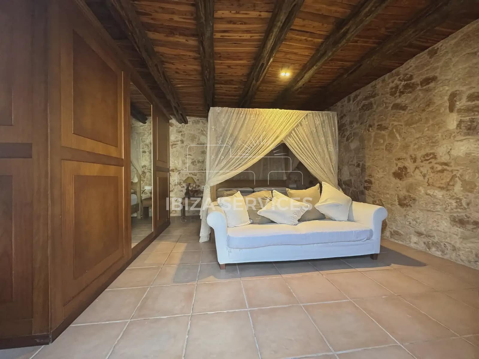 5 bedroom Villa for rent in Sant Jordi de Ses Salines with pool garage - € 7,500 (Ref: 9226034)