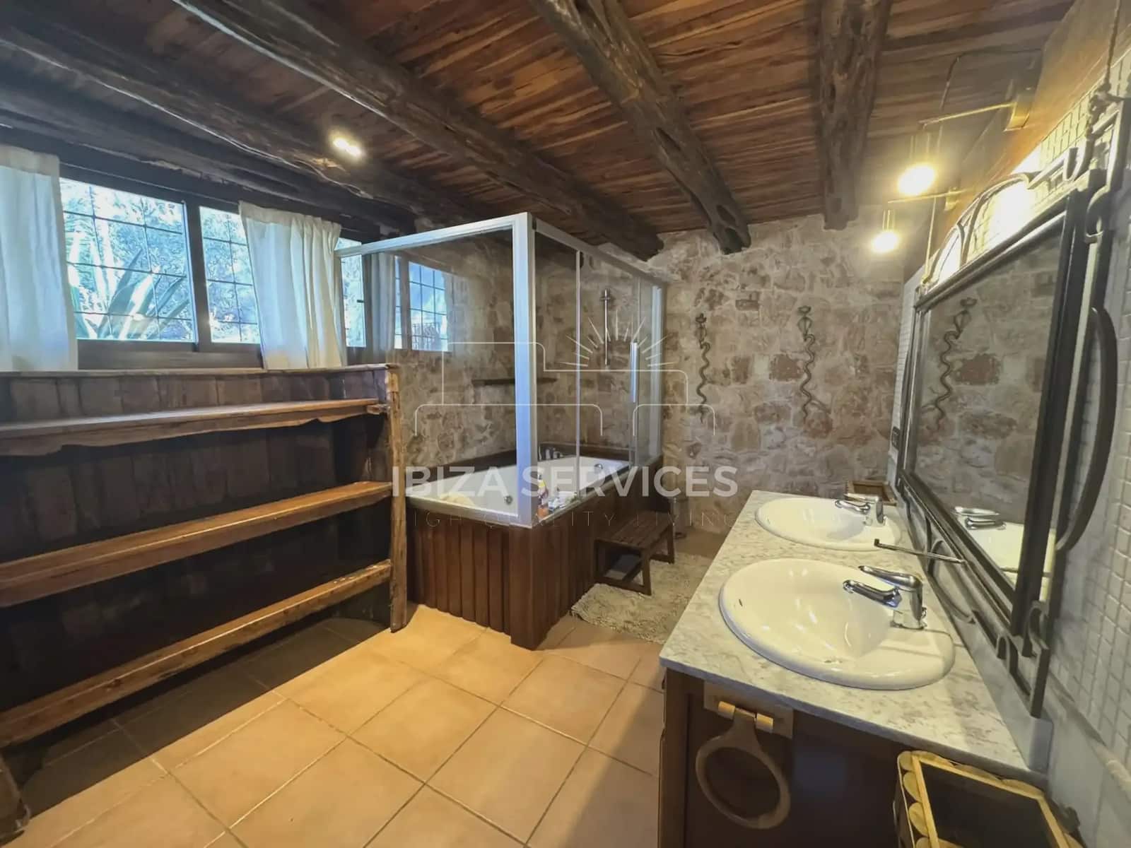 5 bedroom Villa for rent in Sant Jordi de Ses Salines with pool garage - € 7,500 (Ref: 9226034)