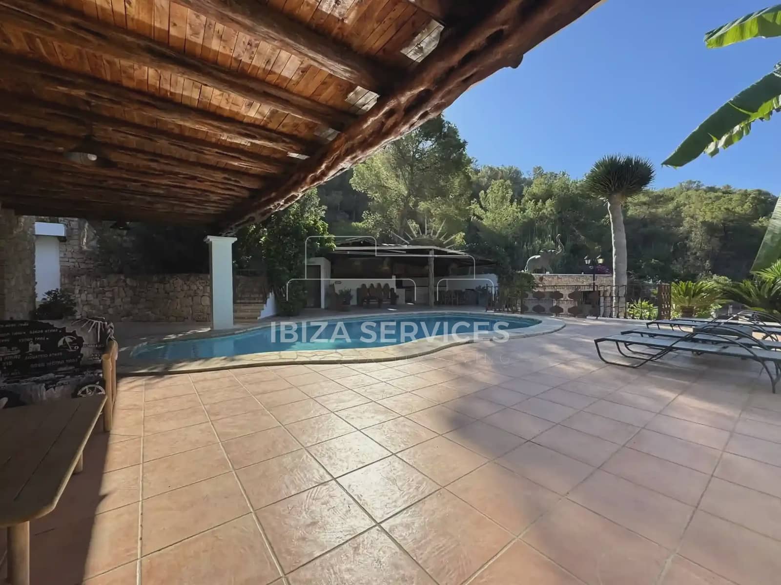 5 bedroom Villa for rent in Sant Jordi de Ses Salines with pool garage - € 7,500 (Ref: 9226034)