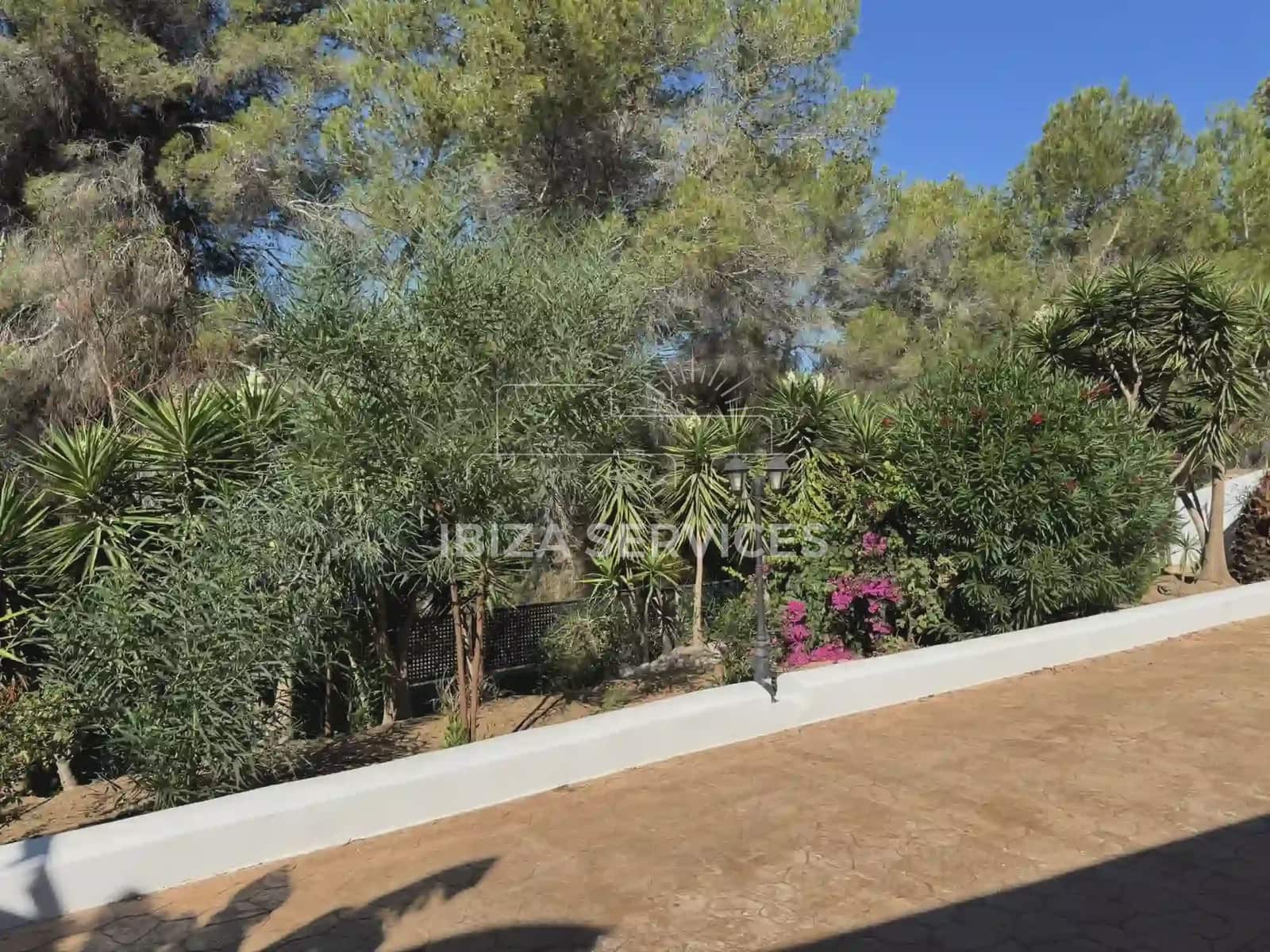 5 bedroom Villa for rent in Sant Jordi de Ses Salines with pool garage - € 7,500 (Ref: 9226034)