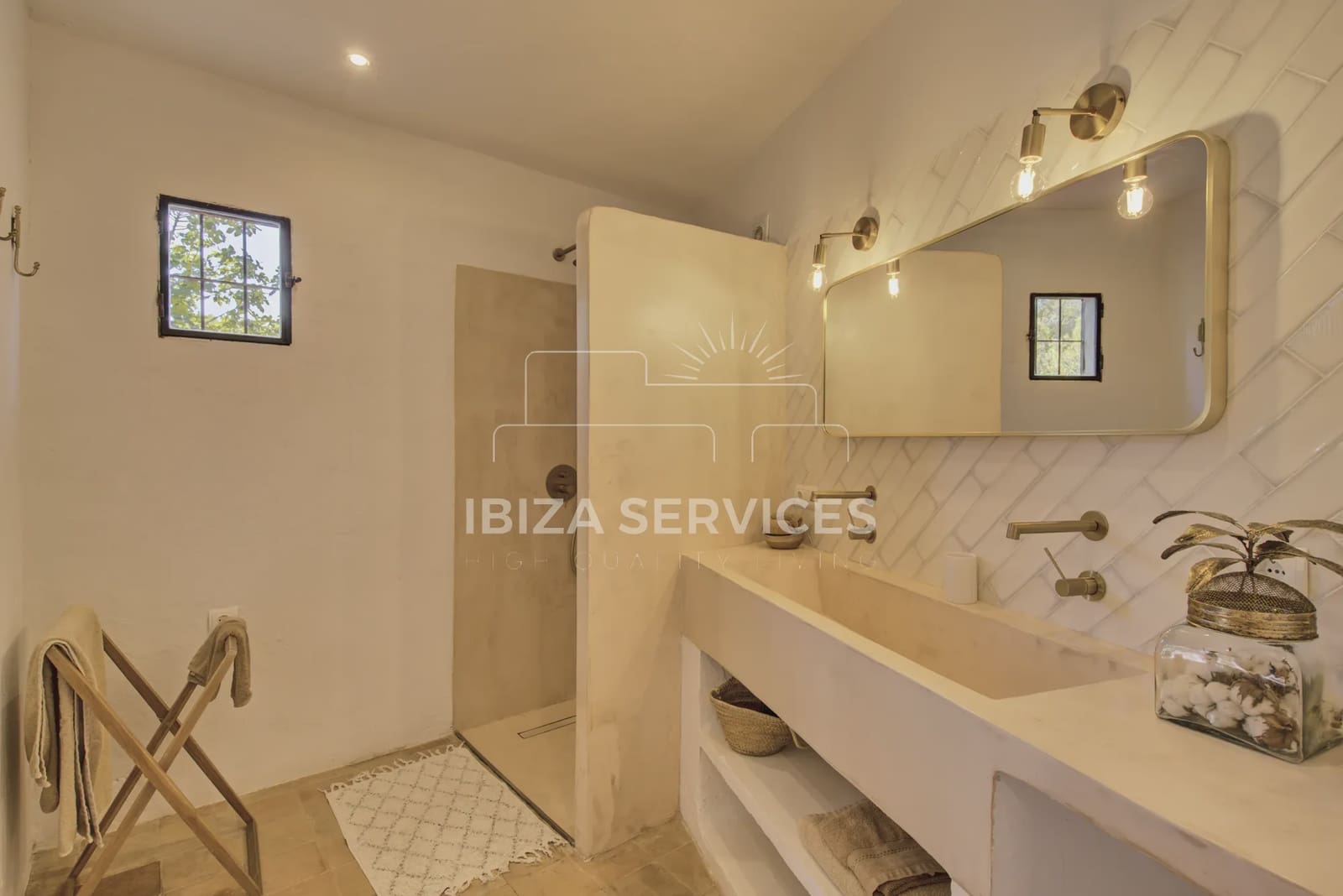 12 bedroom Villa for sale in Roca Llisa with pool garage - € 6,150,000 (Ref: 9245426)