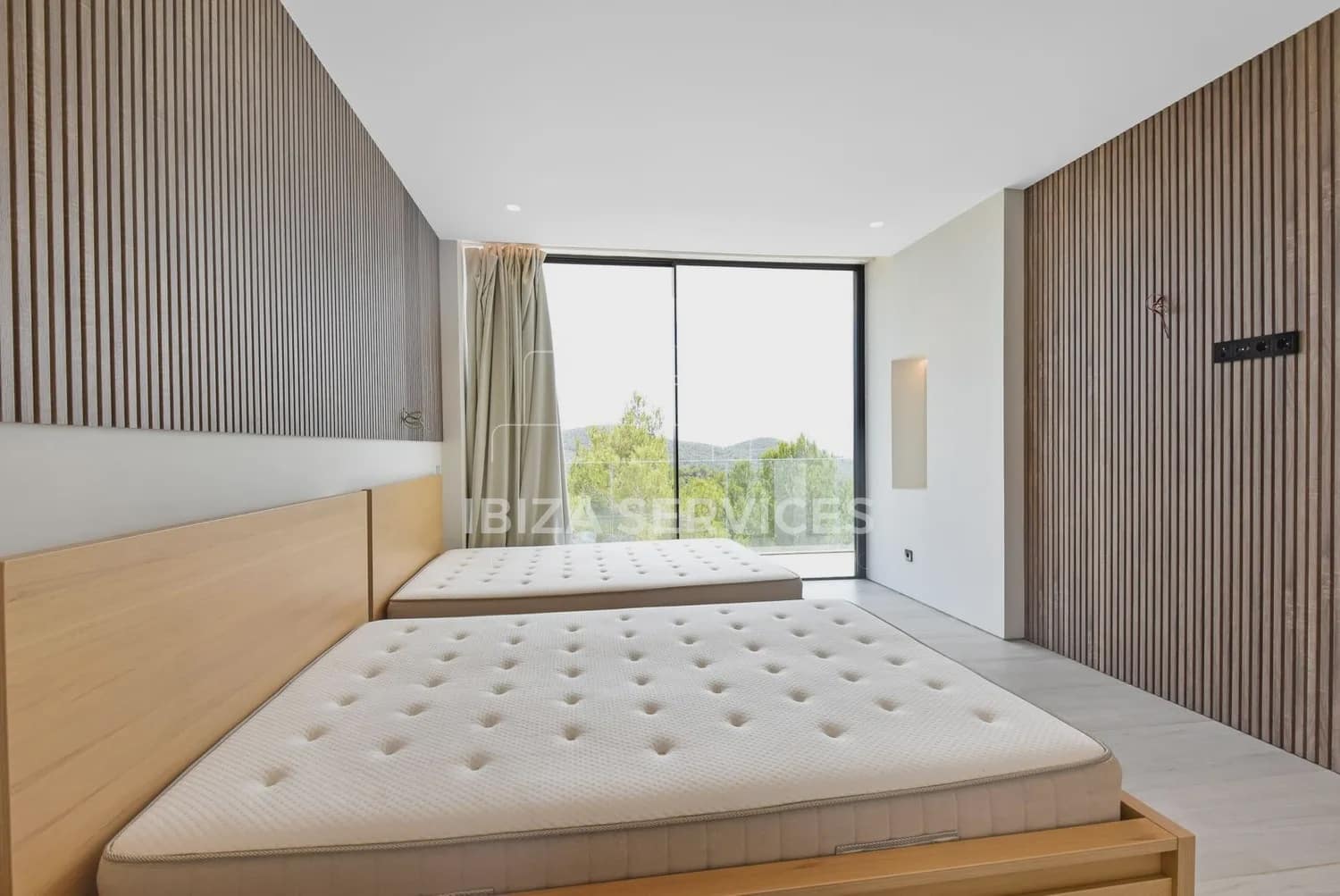 7 sypialnia Willa na sprzedaż w Nuestra Senora de Jesus z basenem garażem - 8 500 000 € (Ref: 9245427)