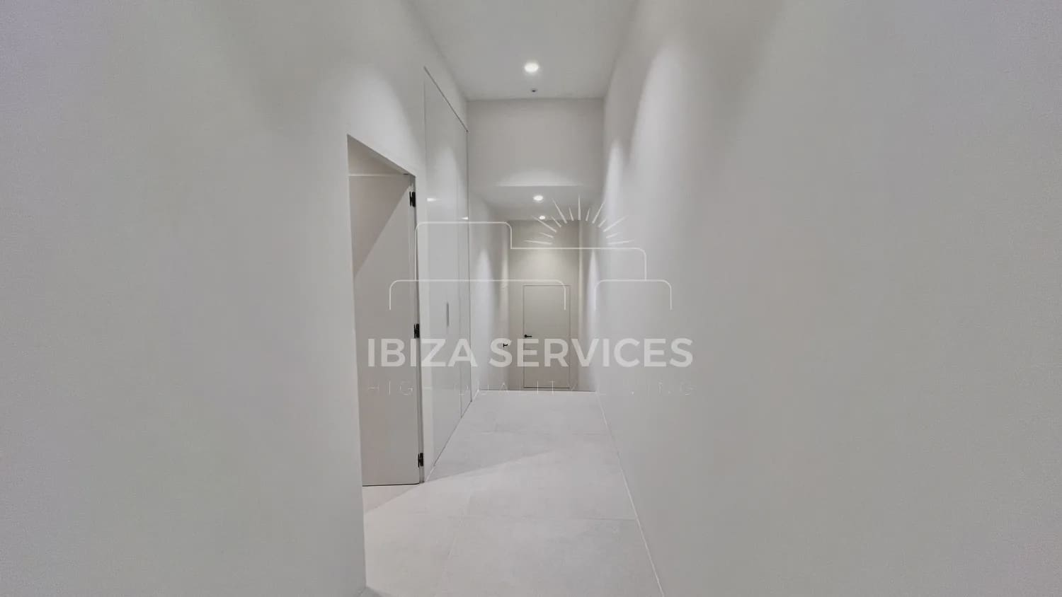 7 sypialnia Willa na sprzedaż w Nuestra Senora de Jesus z basenem garażem - 8 500 000 € (Ref: 9245427)