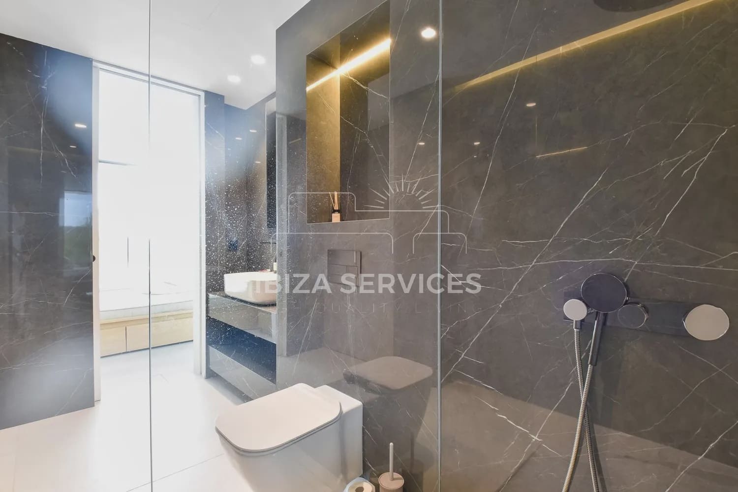 7 sypialnia Willa na sprzedaż w Nuestra Senora de Jesus z basenem garażem - 8 500 000 € (Ref: 9245427)