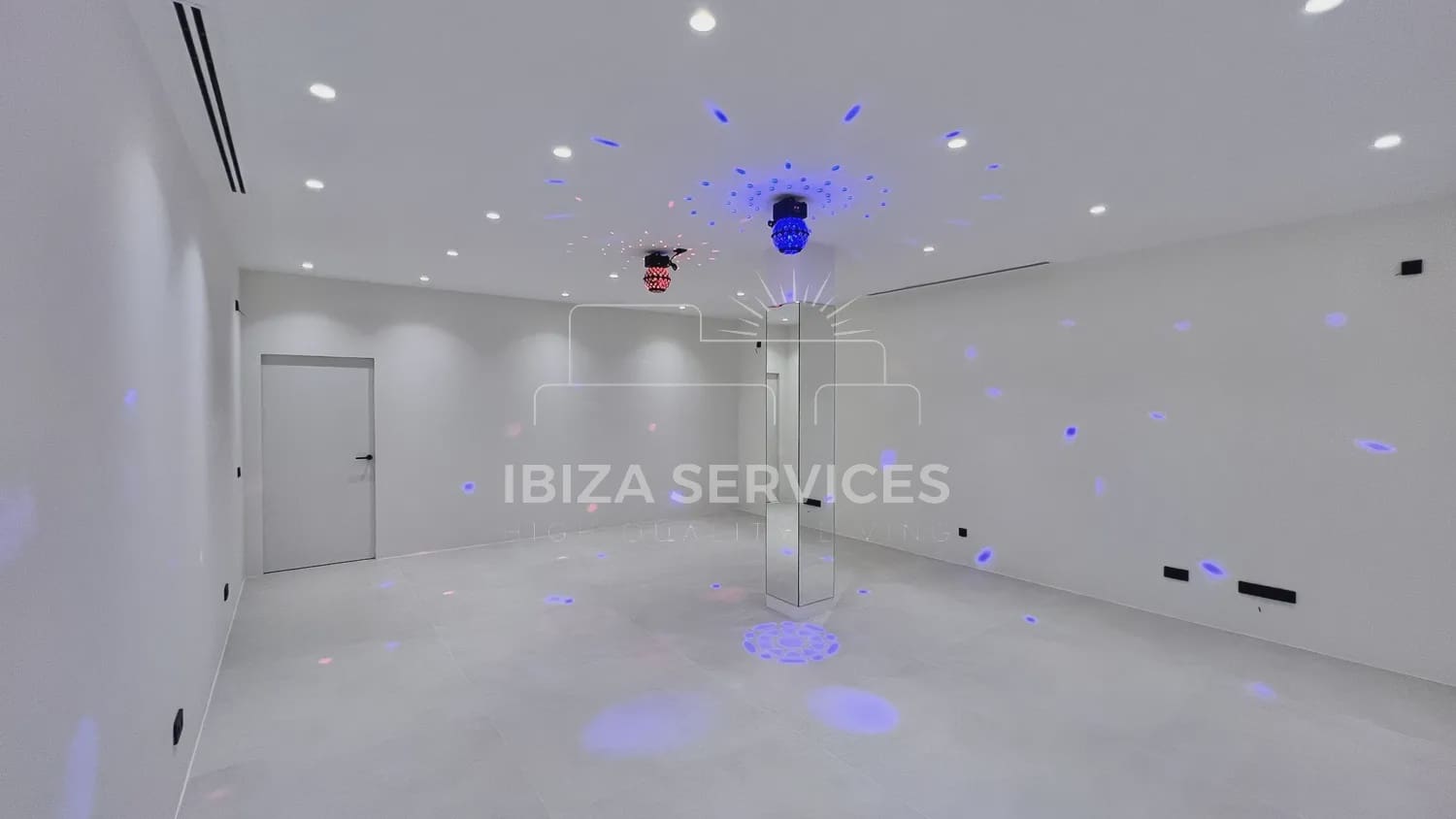 7 sypialnia Willa na sprzedaż w Nuestra Senora de Jesus z basenem garażem - 8 500 000 € (Ref: 9245427)